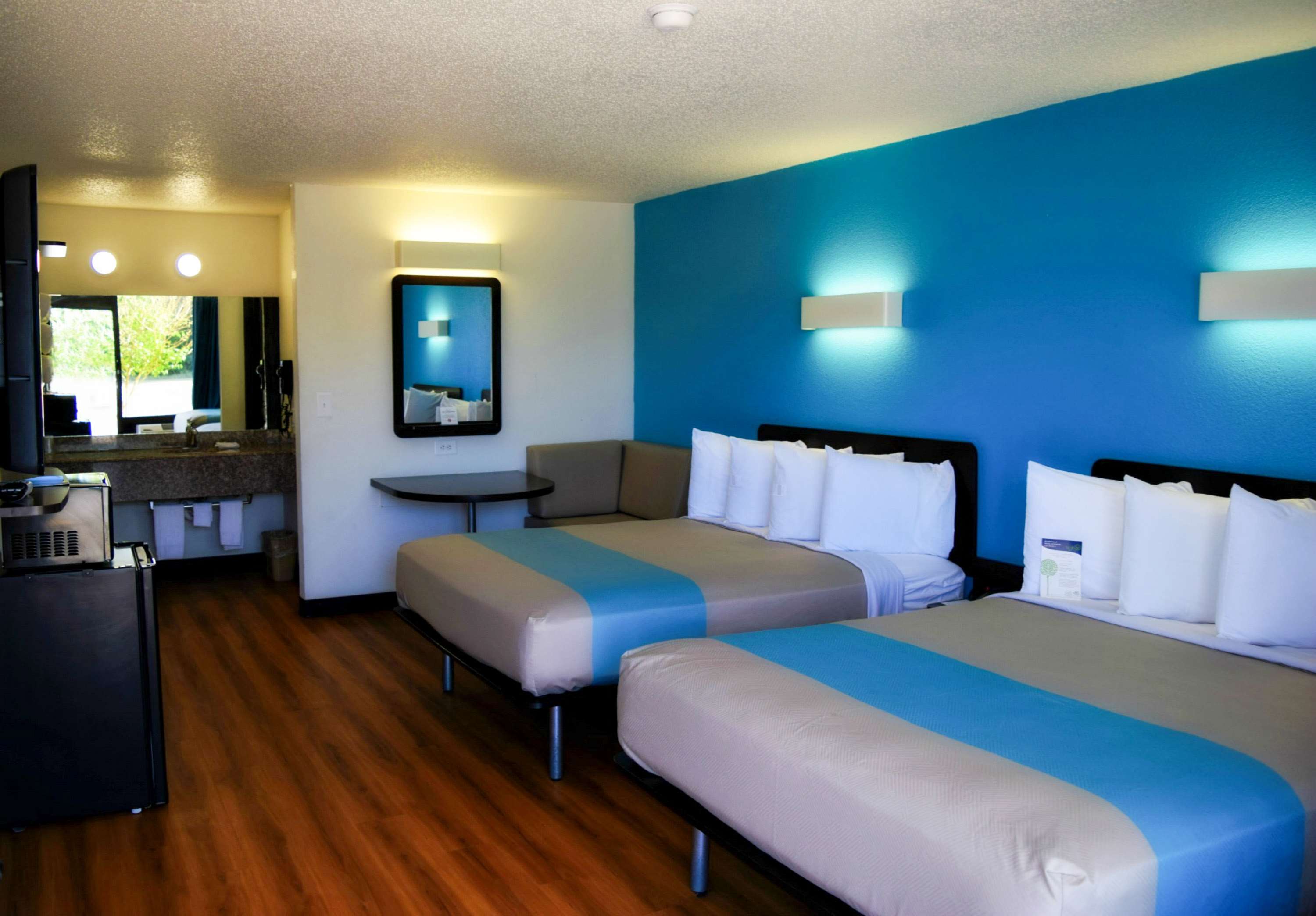 Sky-Palace Inn & Suites by Jasper Beeville