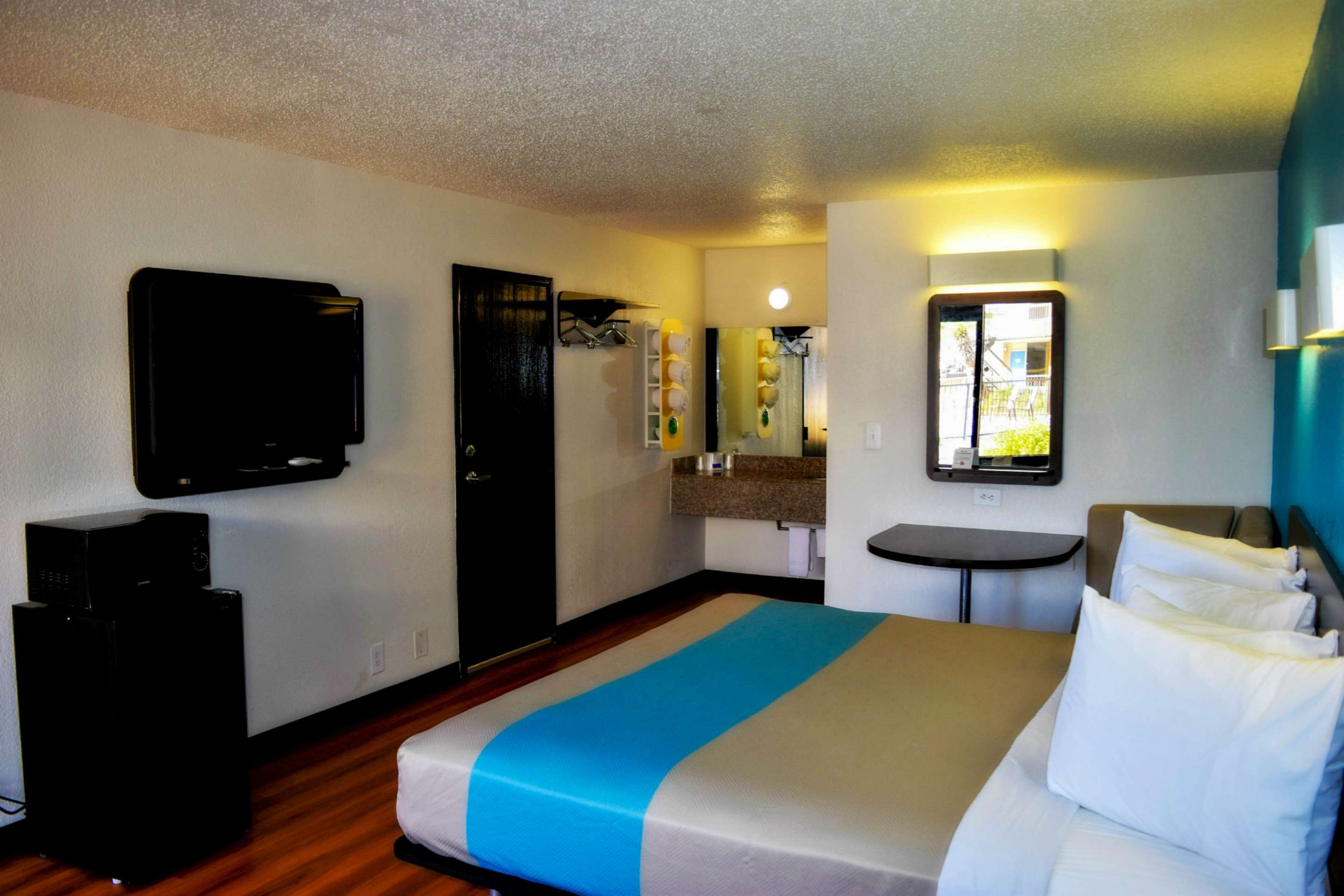 Sky-Palace Inn & Suites by Jasper Beeville