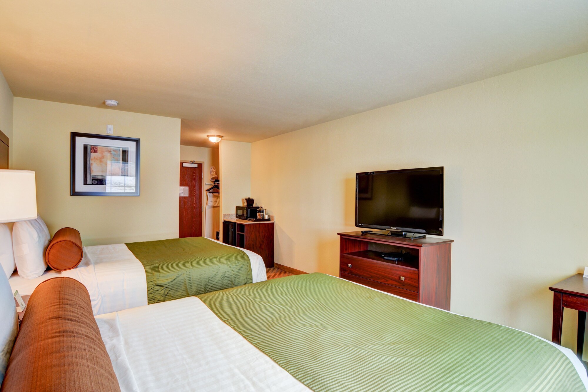 Cobblestone Inn & Suites