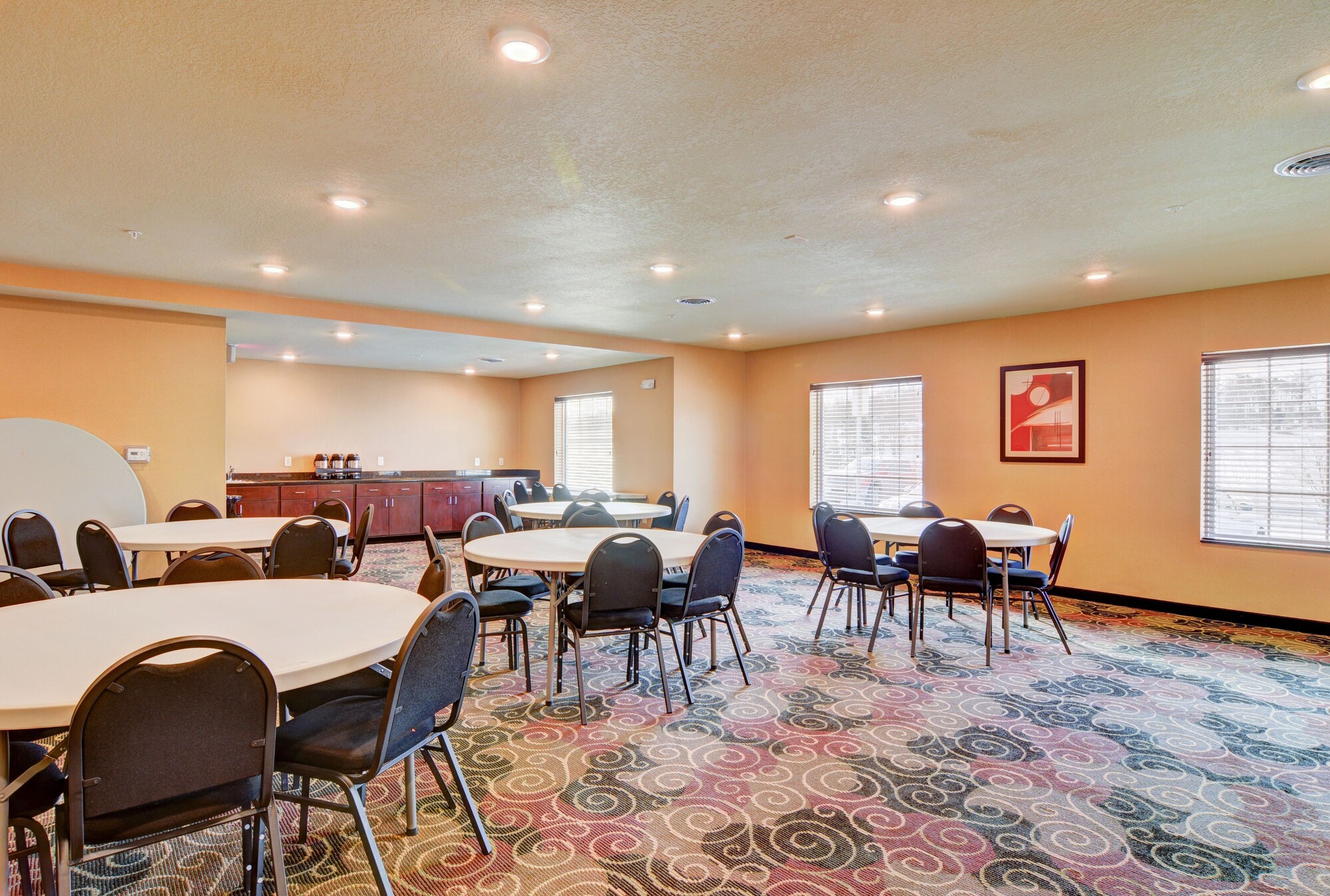 Cobblestone Inn & Suites