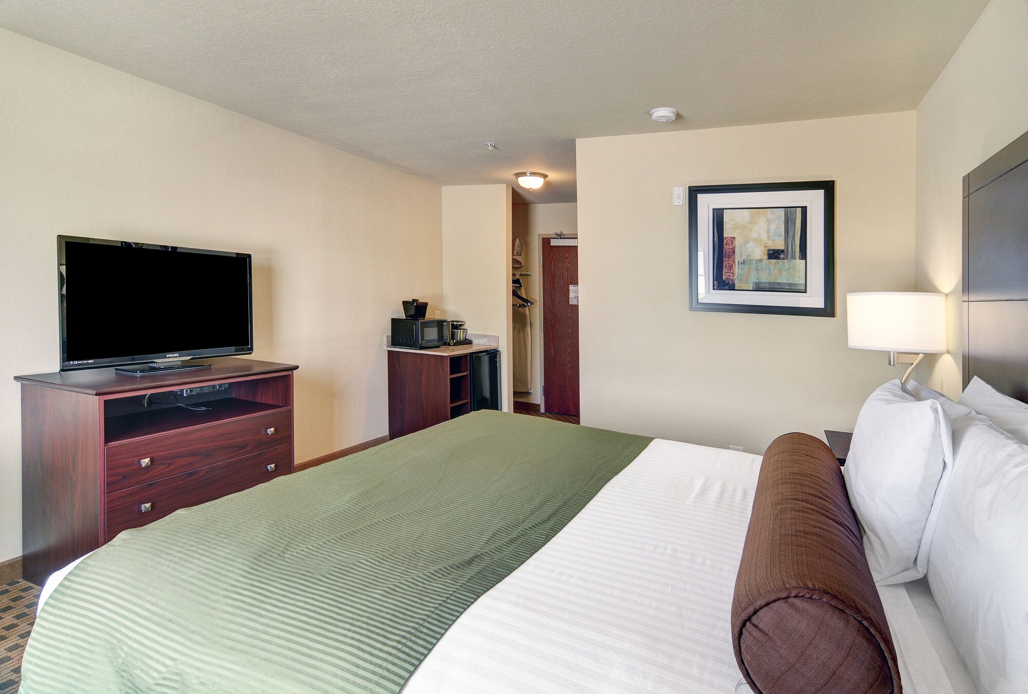 Cobblestone Inn & Suites