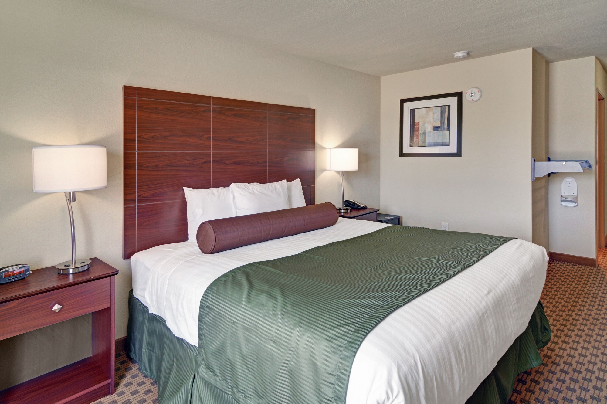 Cobblestone Inn & Suites