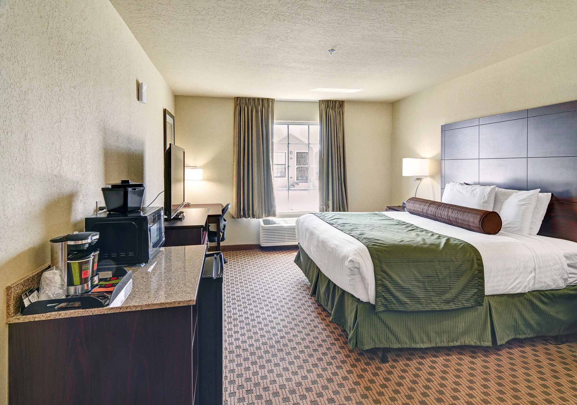 Cobblestone Inn & Suites