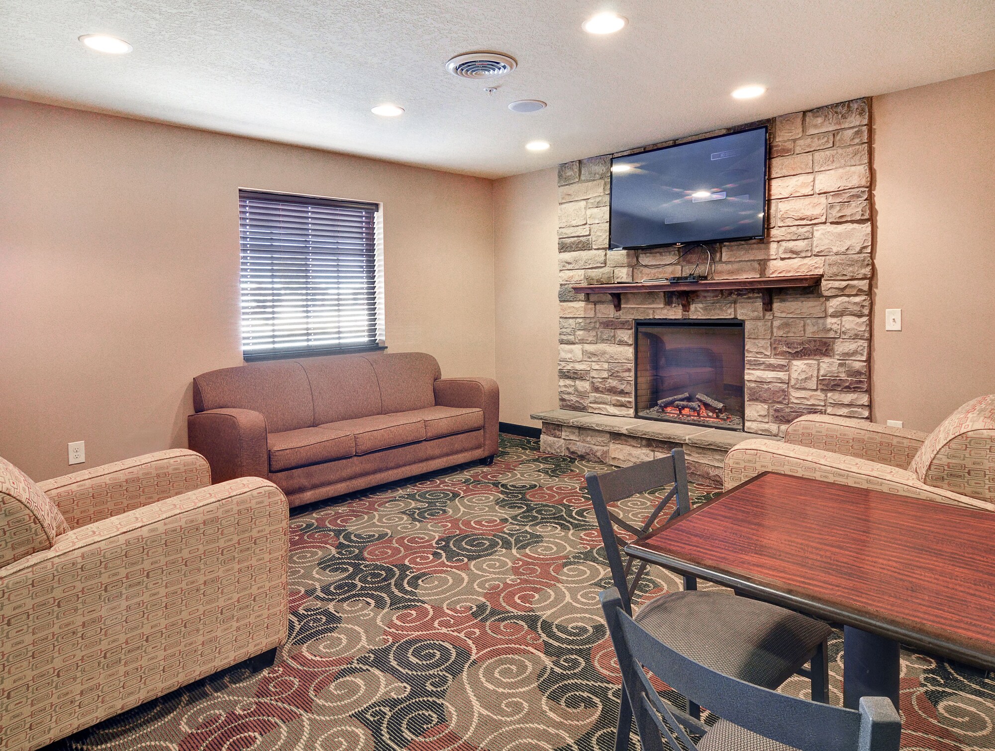Cobblestone Inn & Suites