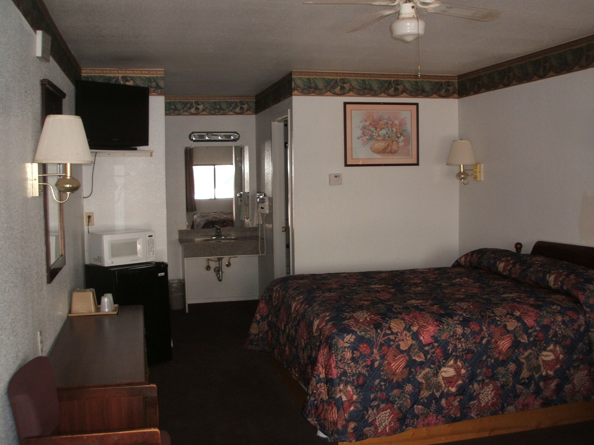 Camlot Inn Motel