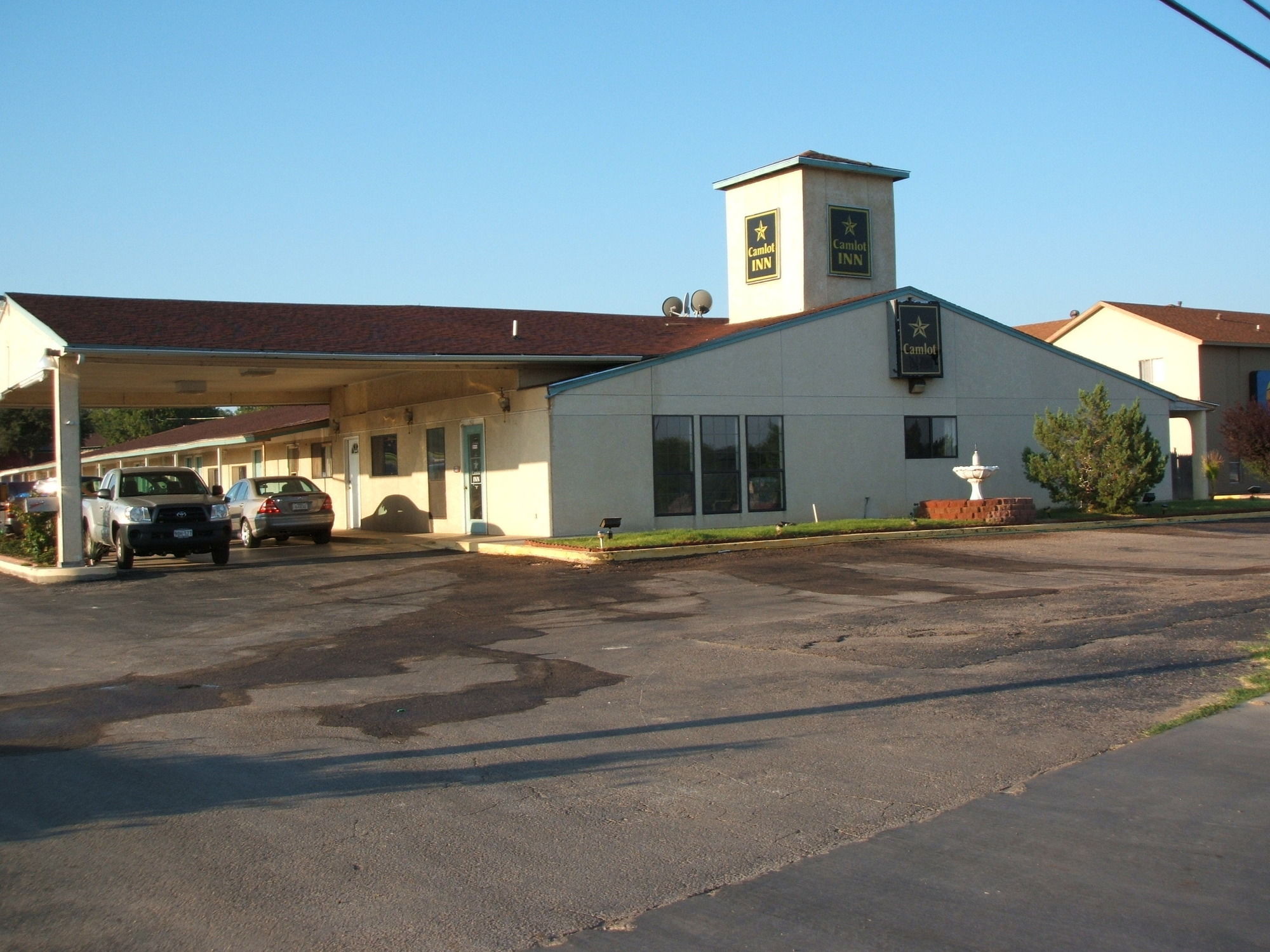 Camlot Inn Motel