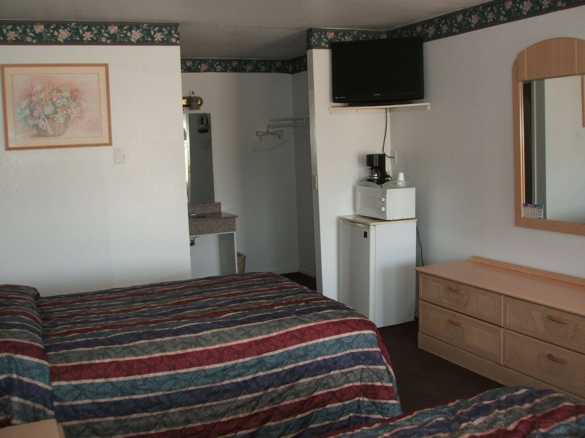 Camlot Inn Motel