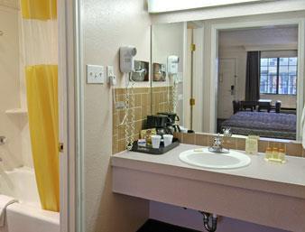 Days Inn & Suites by Wyndham Big Spring