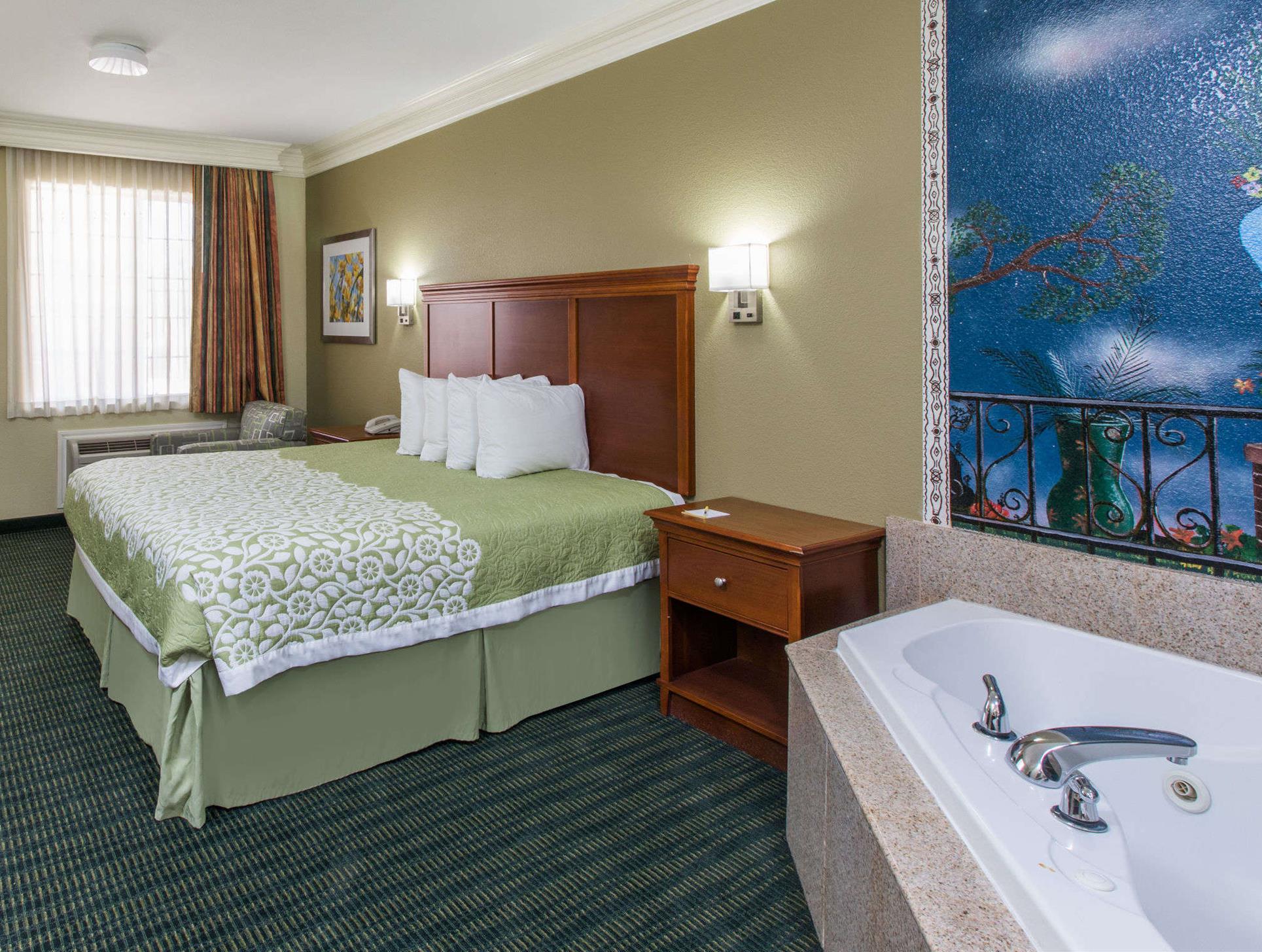 Days Inn & Suites by Wyndham Big Spring
