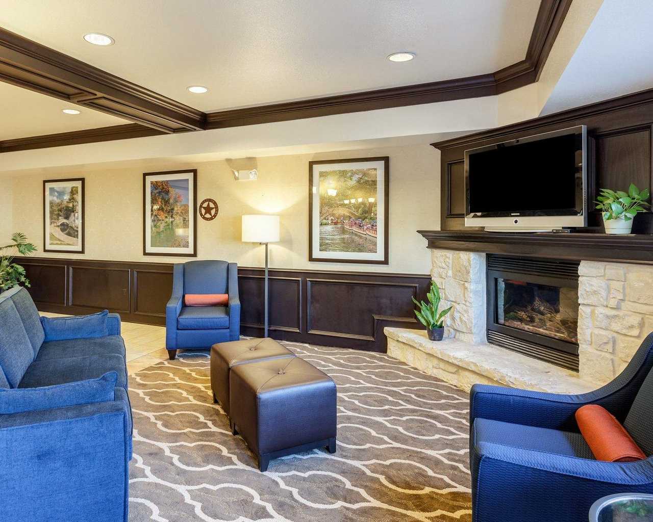 Comfort Inn & Suites Texas Hill Country