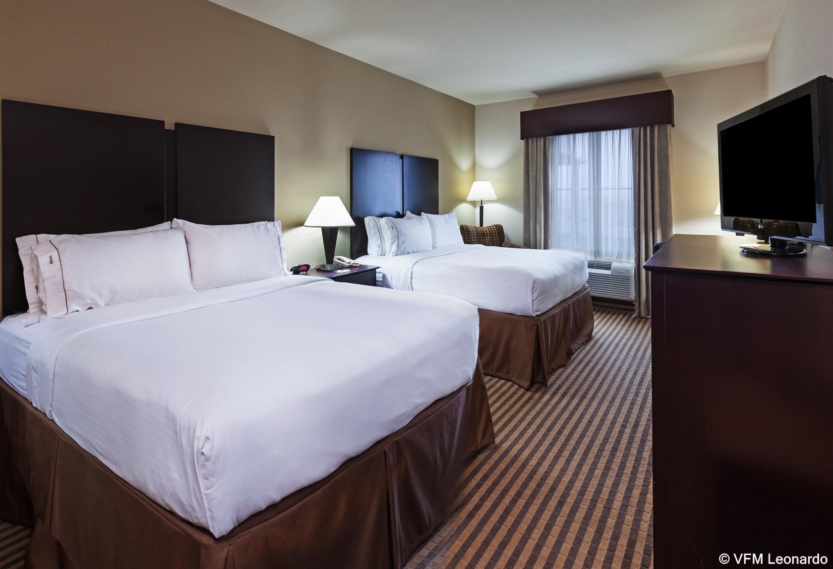 Holiday Inn Express Hotel & Suites Brady