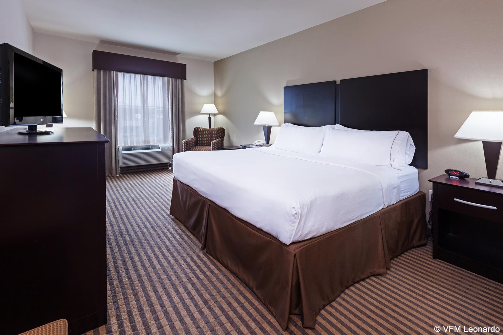 Holiday Inn Express Hotel & Suites Brady