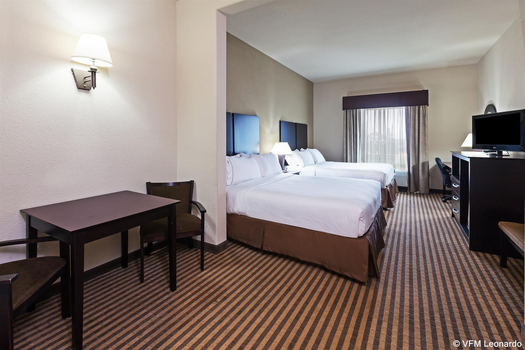 Holiday Inn Express Hotel & Suites Brady