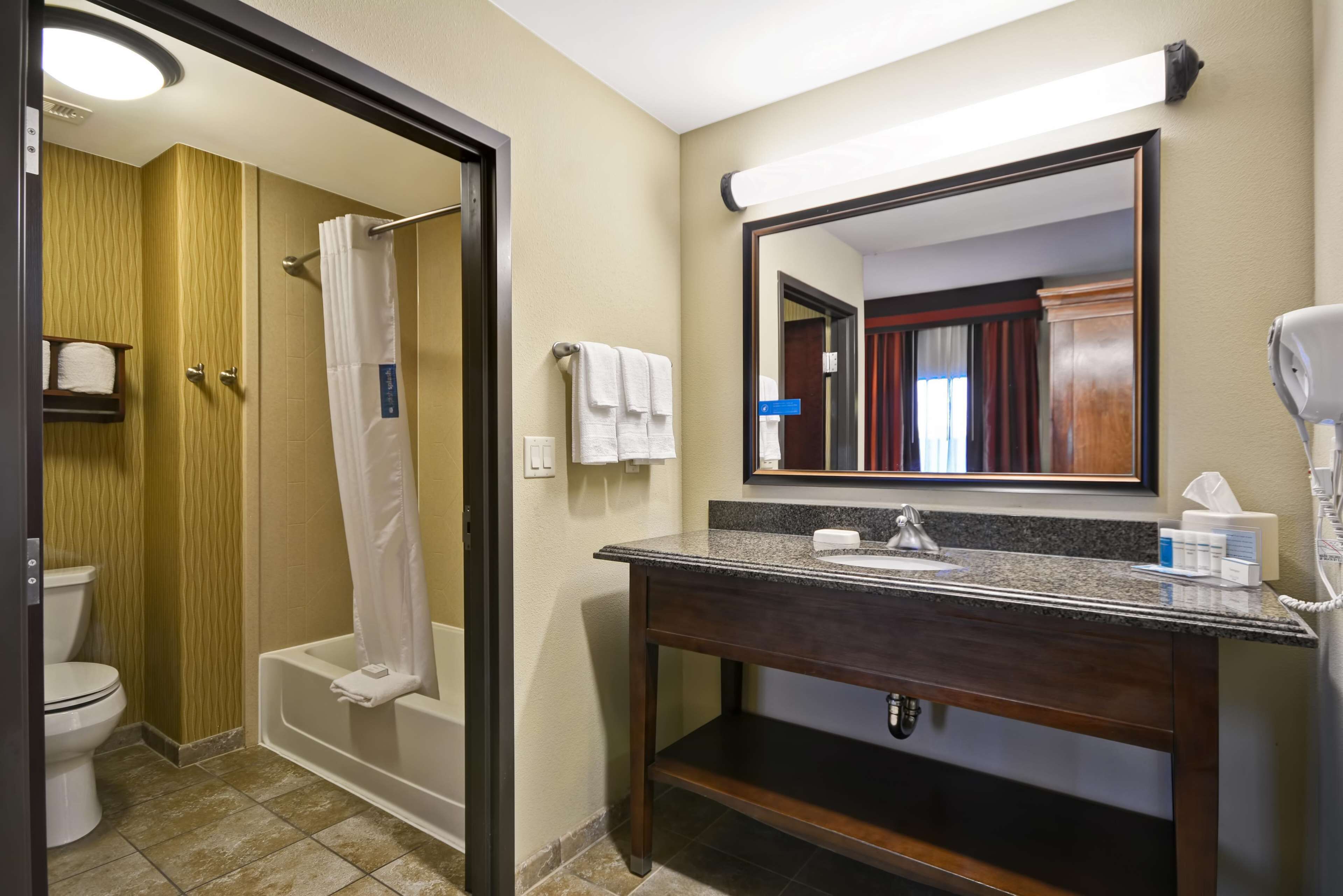 Hampton Inn & Suites Brenham