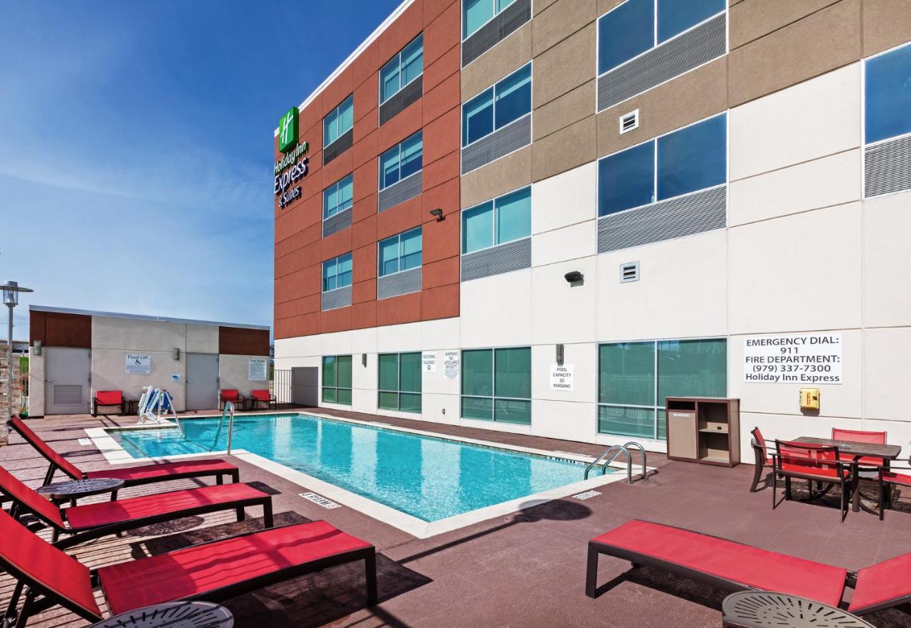 Holiday Inn Express & Suites Brenham South