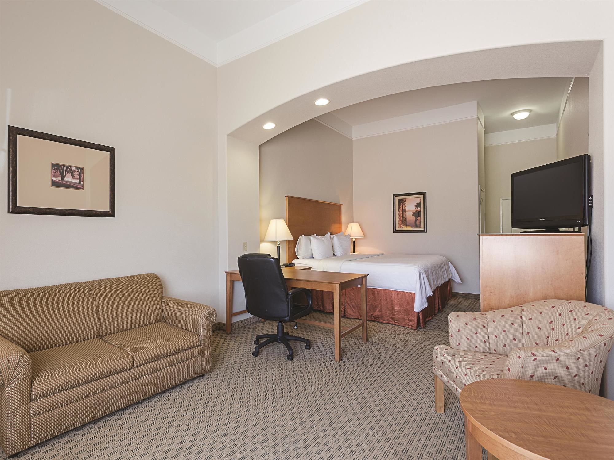 Baymont by Wyndham Brenham