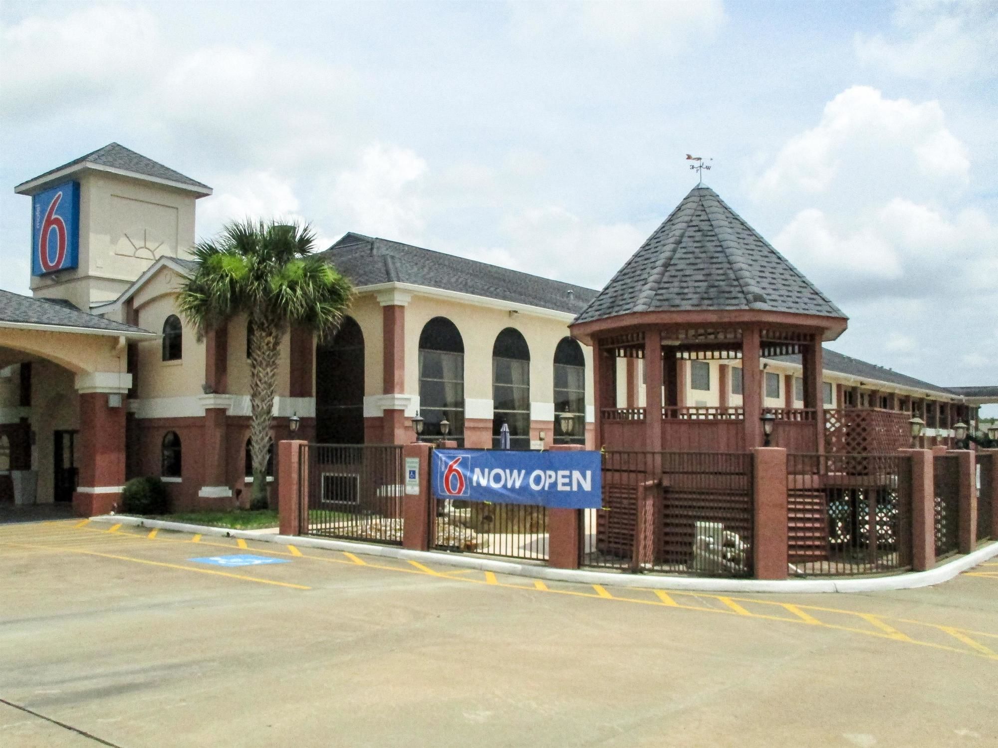 Motel 6 Brenham, TX