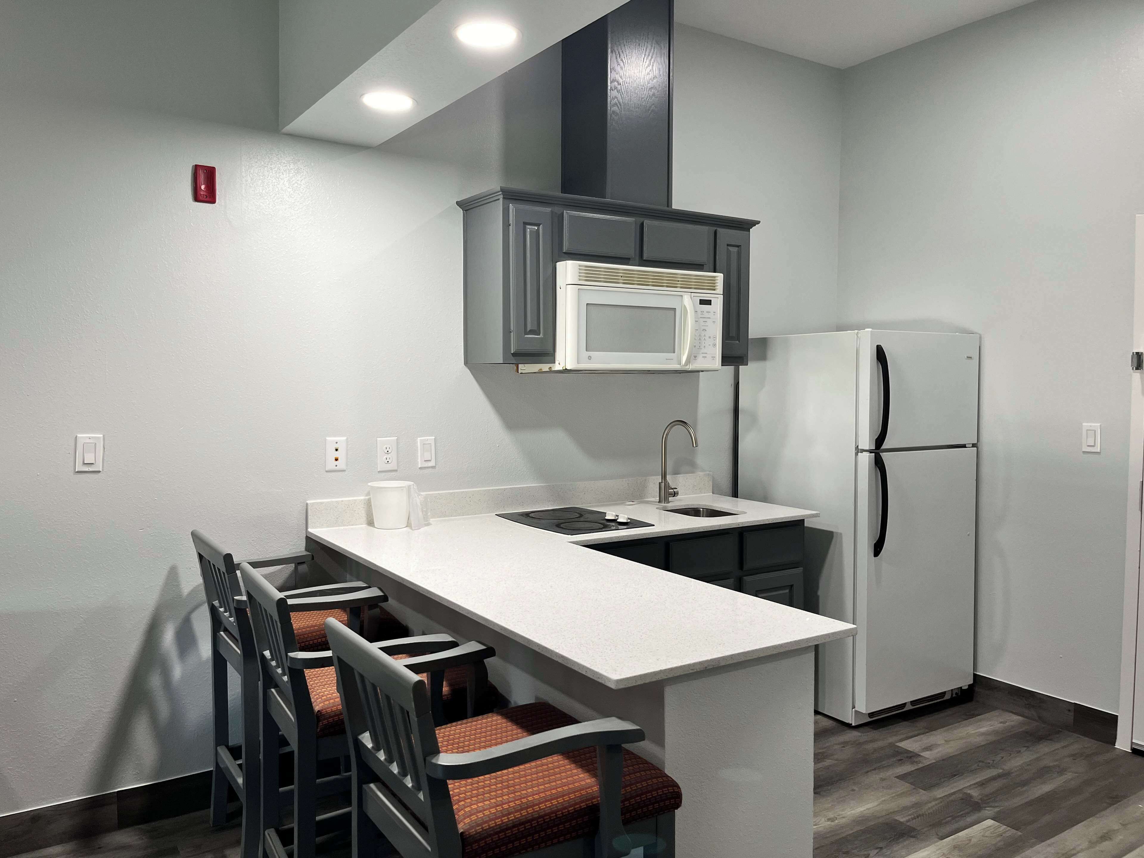 Studio 6 Suites Brenham Tx