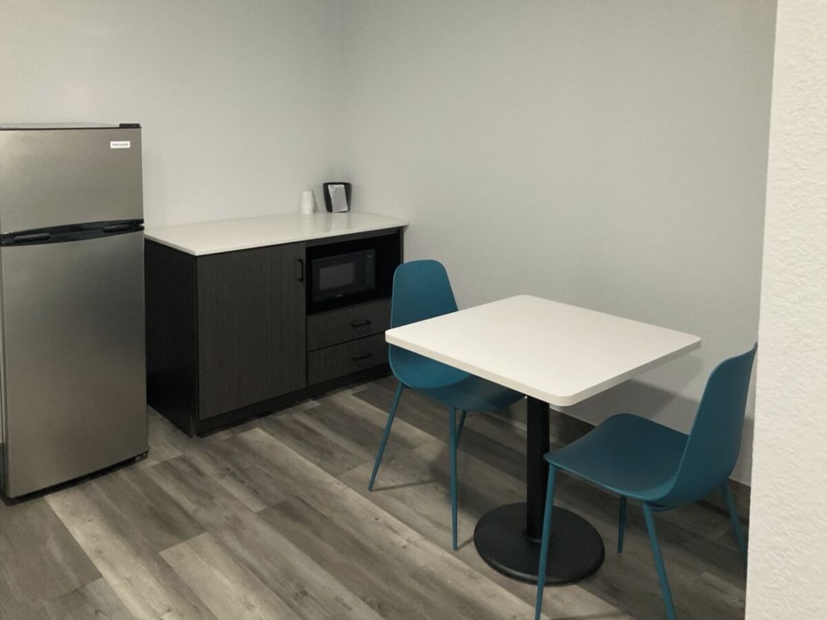 Studio 6 Suites Brenham Tx