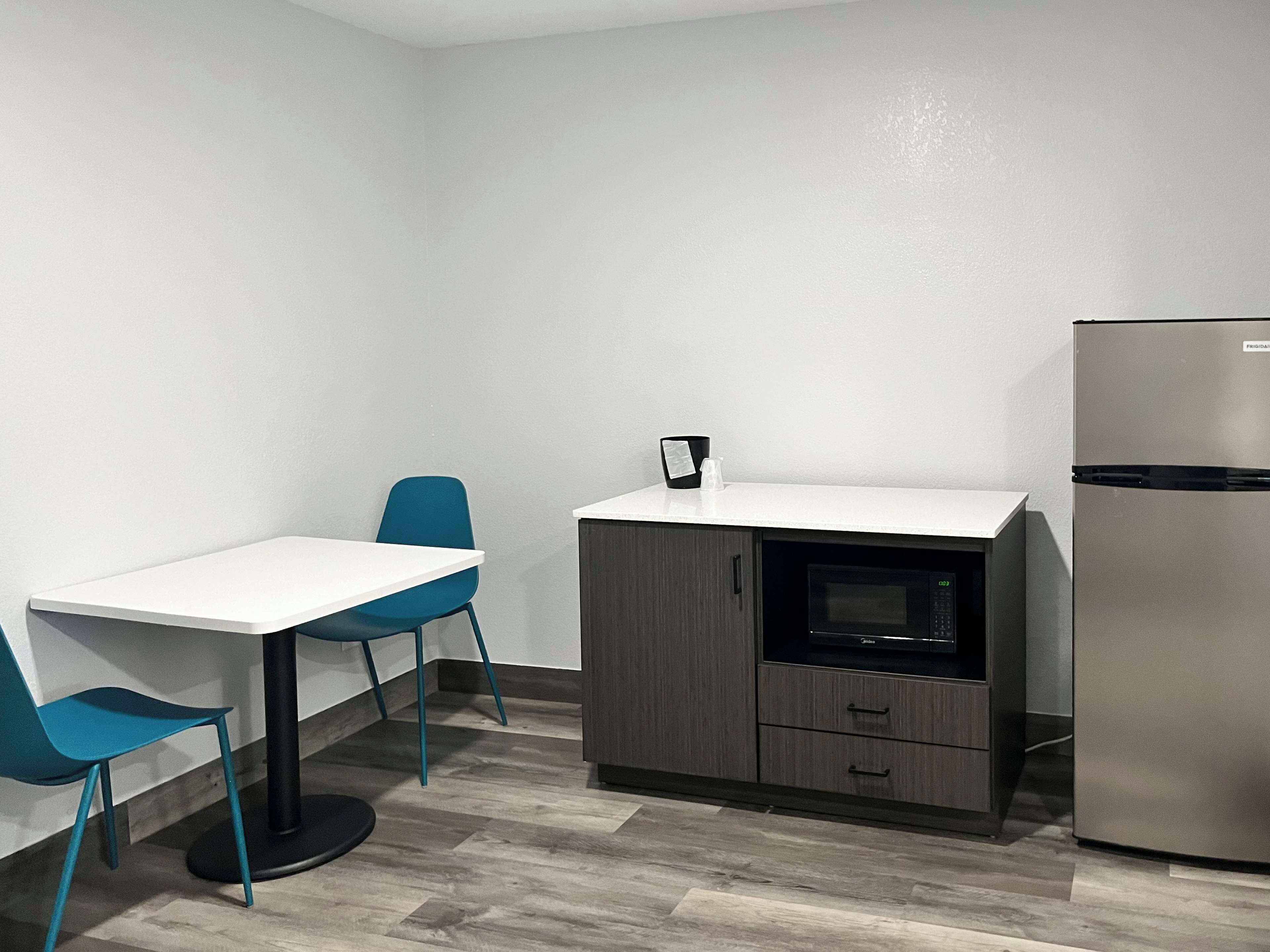 Studio 6 Suites Brenham Tx