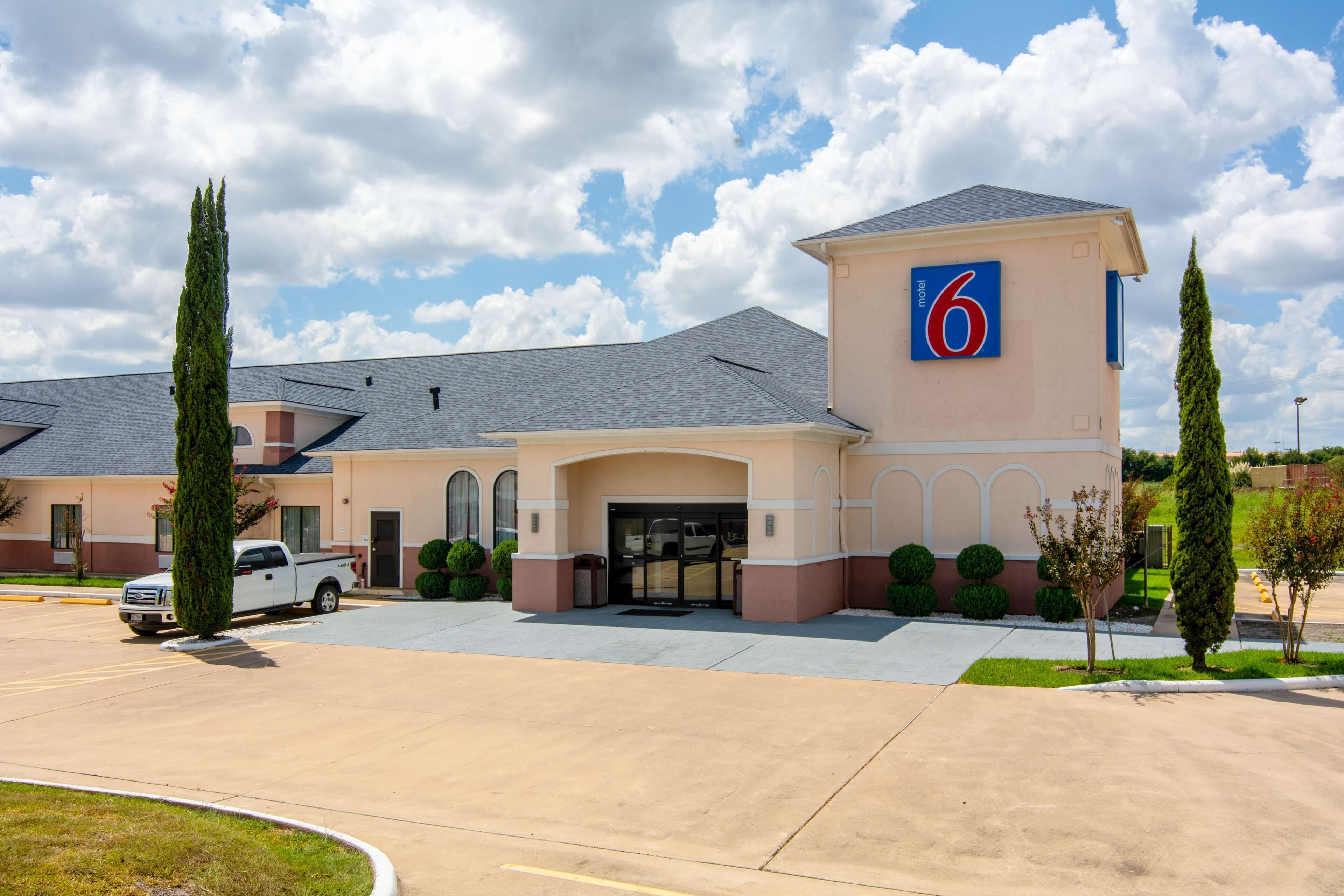 Studio 6 Suites Brenham Tx