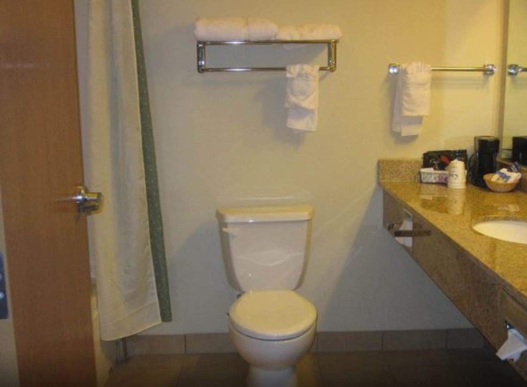 Econo Lodge Inn & Suites