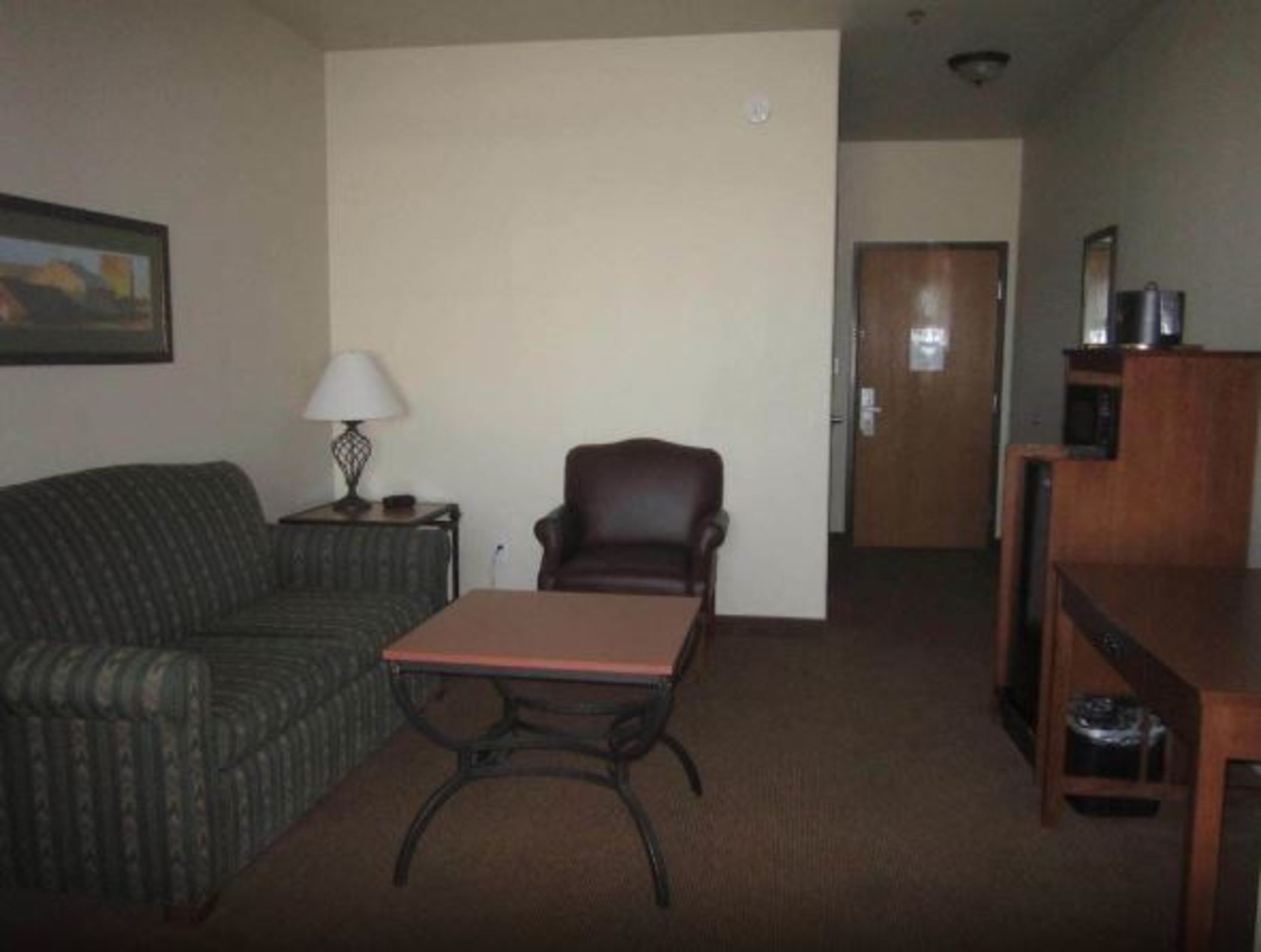 Econo Lodge Inn & Suites