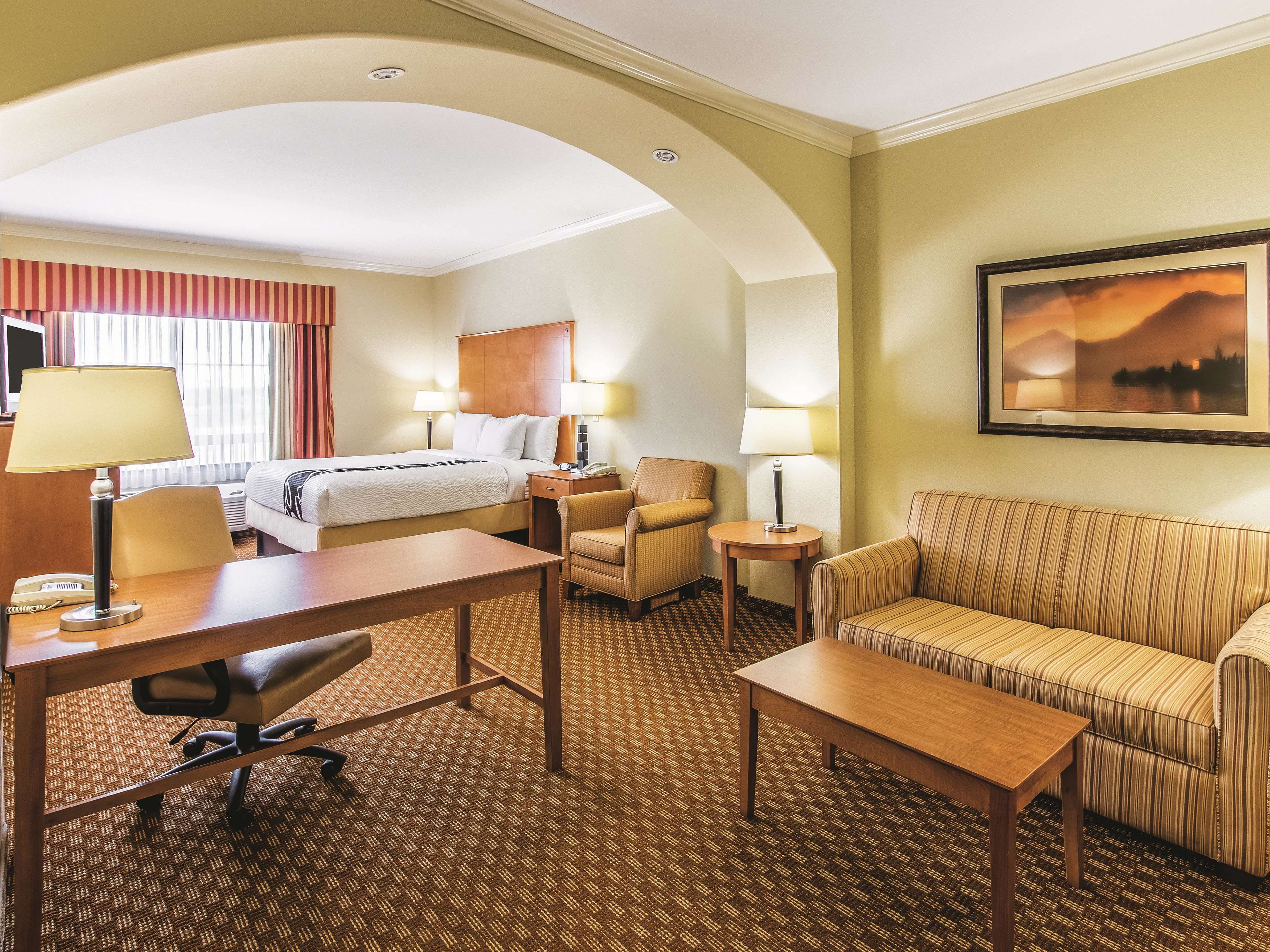 La Quinta Inn & Suites by Wyndham Bridgeport