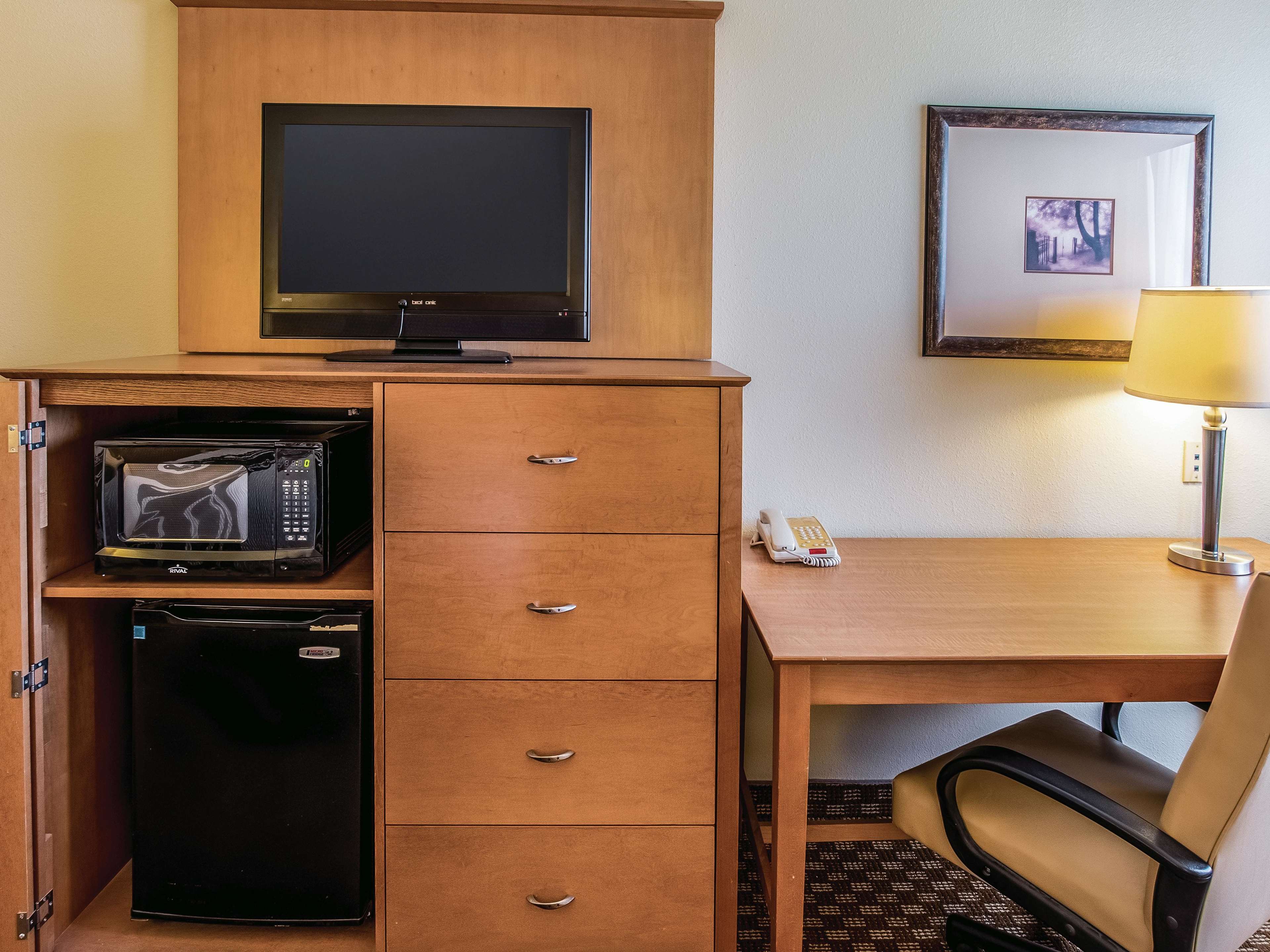 La Quinta Inn & Suites by Wyndham Bridgeport