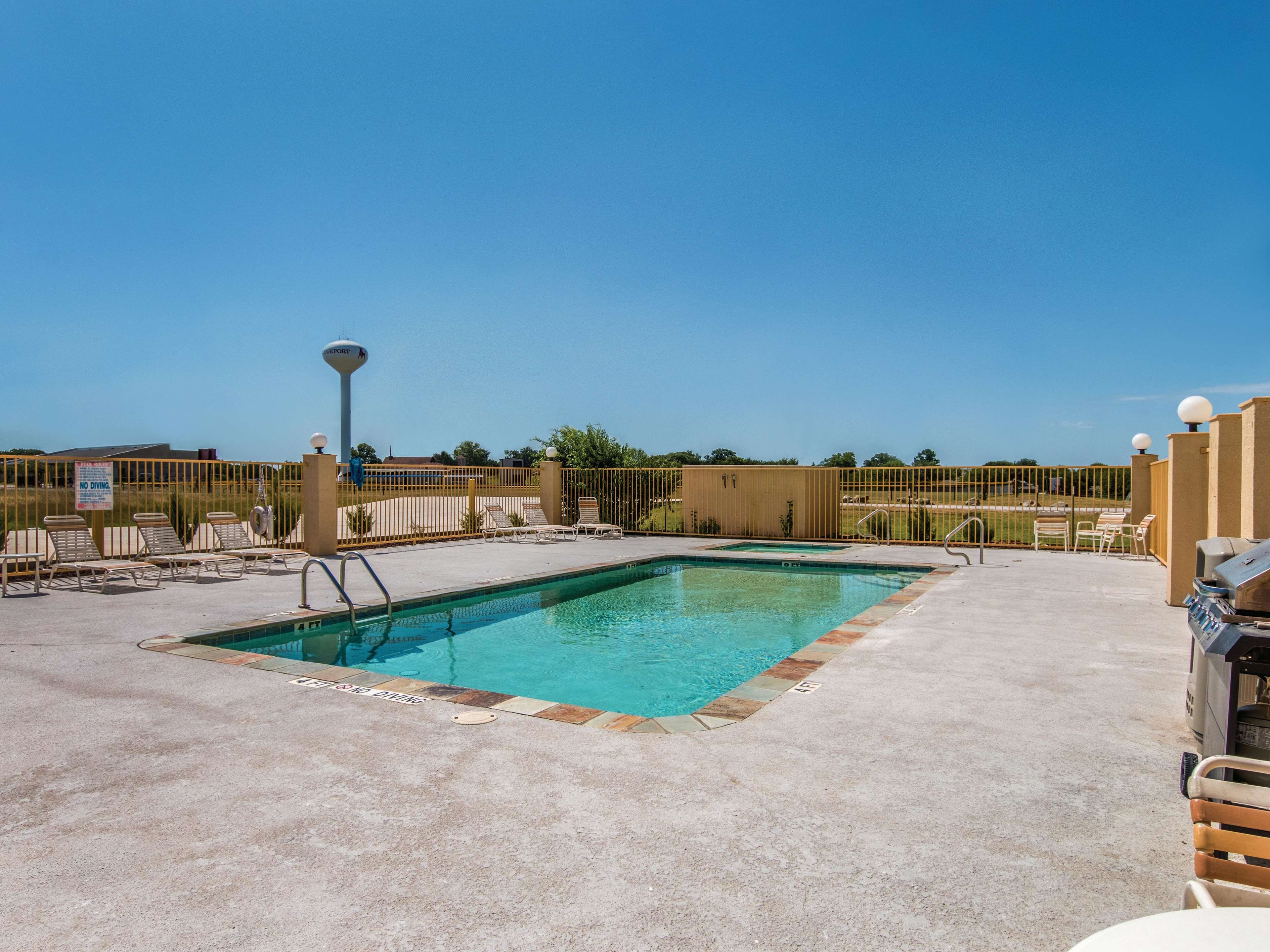 La Quinta Inn & Suites by Wyndham Bridgeport