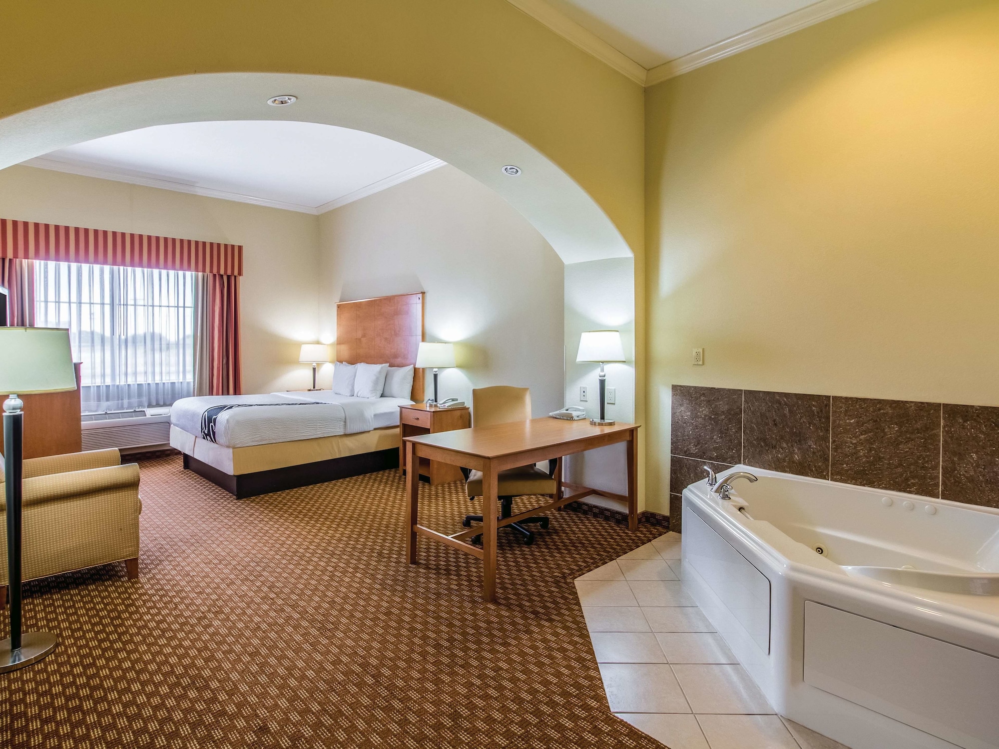 La Quinta Inn & Suites by Wyndham Bridgeport
