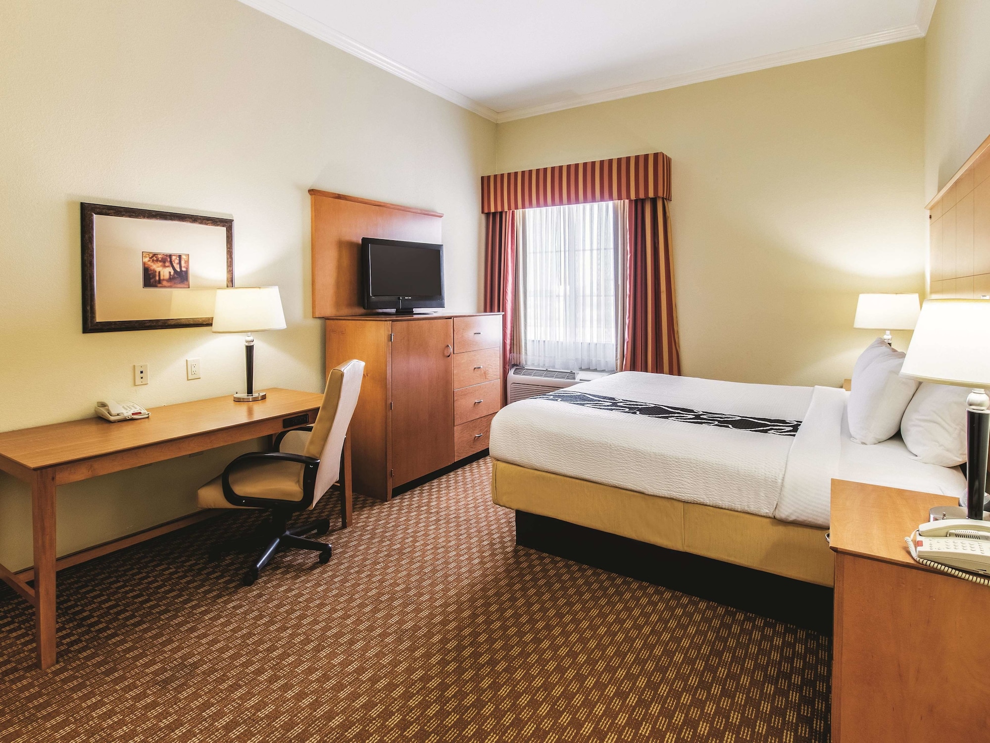 La Quinta Inn & Suites by Wyndham Bridgeport