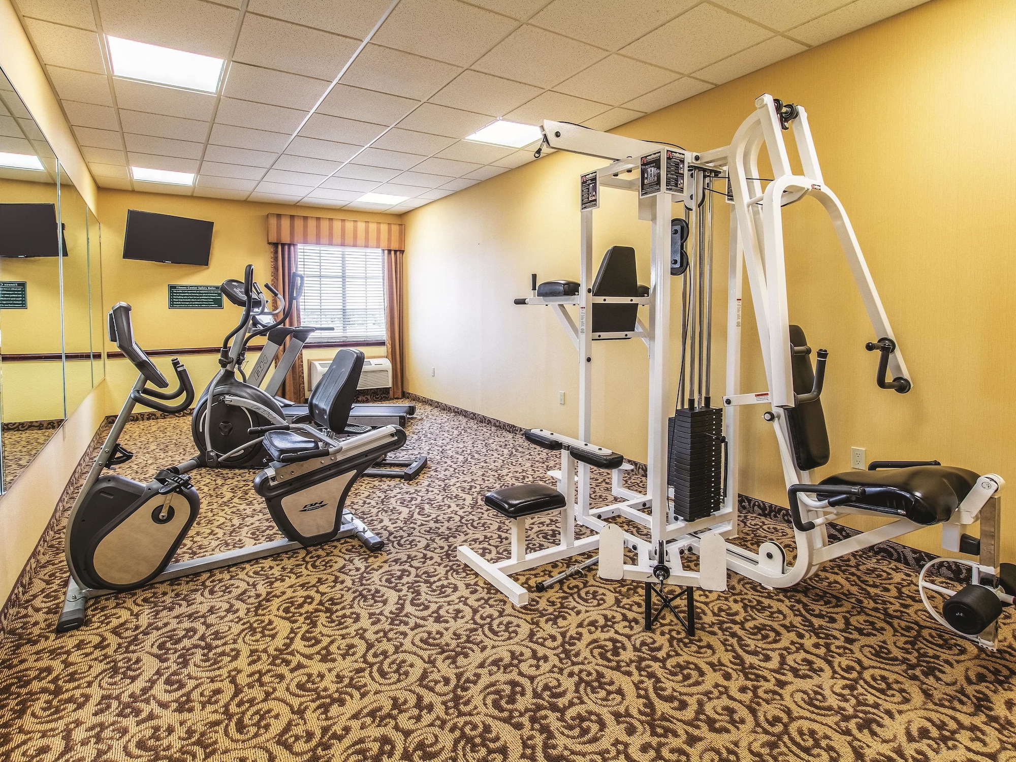La Quinta Inn & Suites by Wyndham Bridgeport
