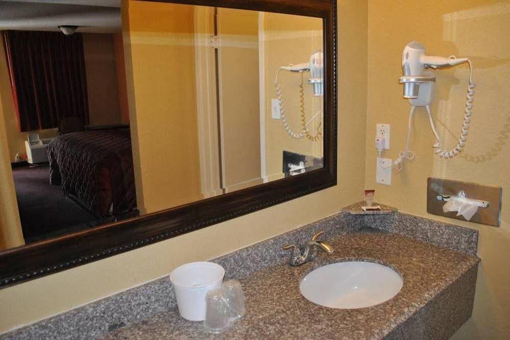 Executive Inn Brookshire