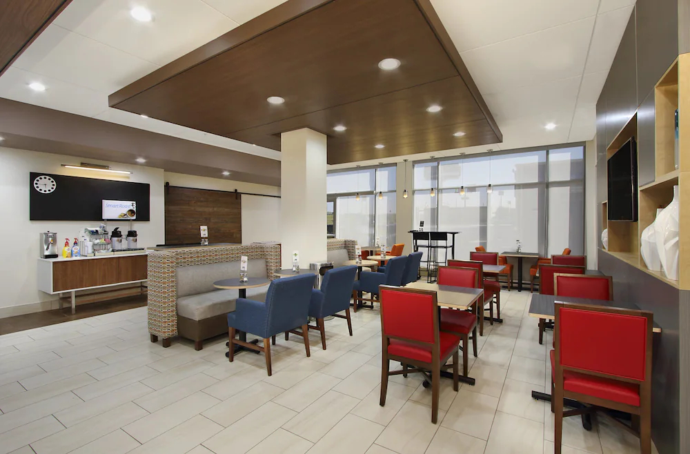 Holiday Inn Express & Suites Brookshire - Katy Freeway