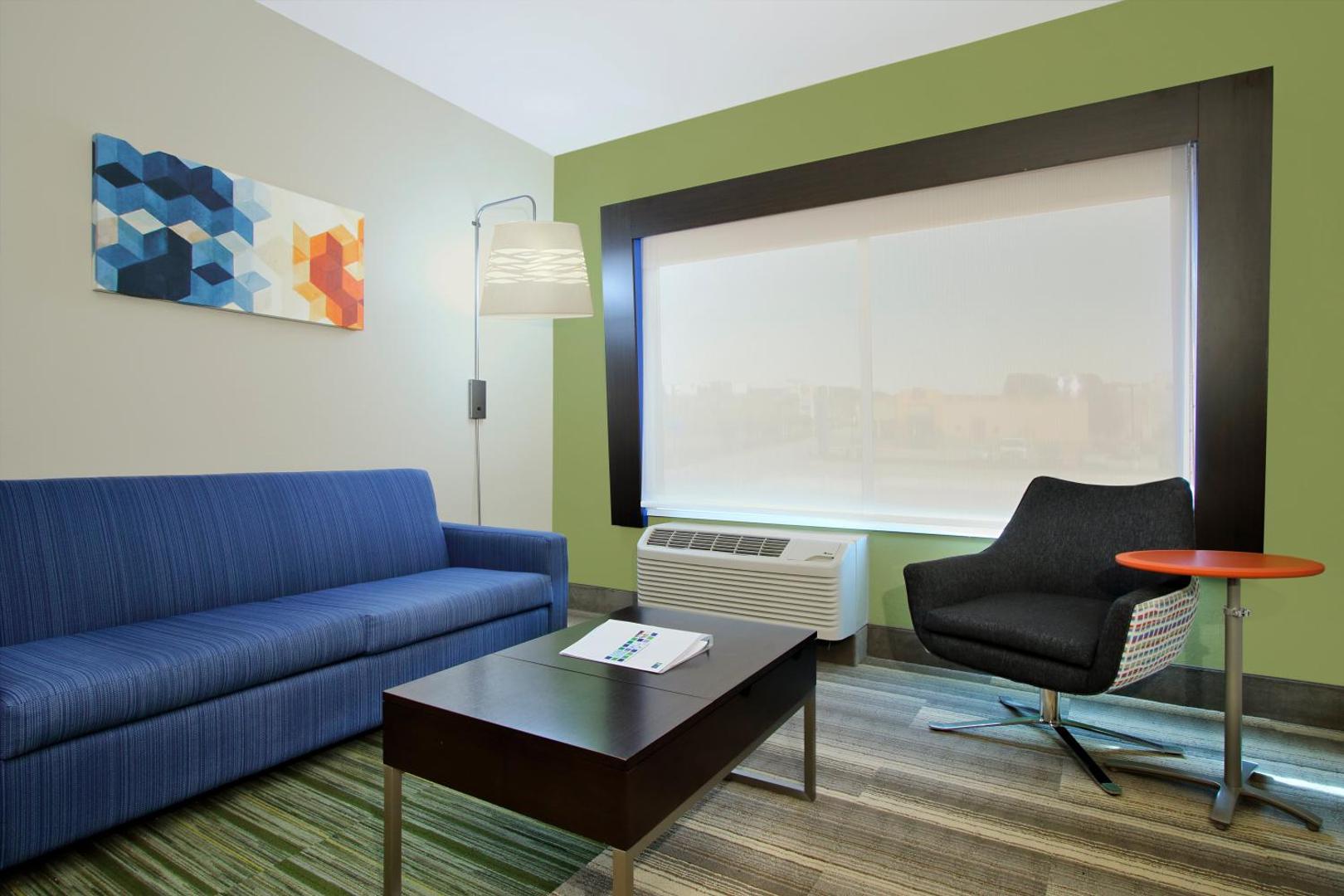 Holiday Inn Express & Suites Brookshire - Katy Freeway