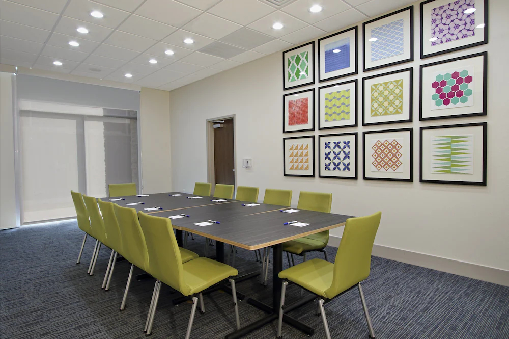 Holiday Inn Express & Suites Brookshire - Katy Freeway