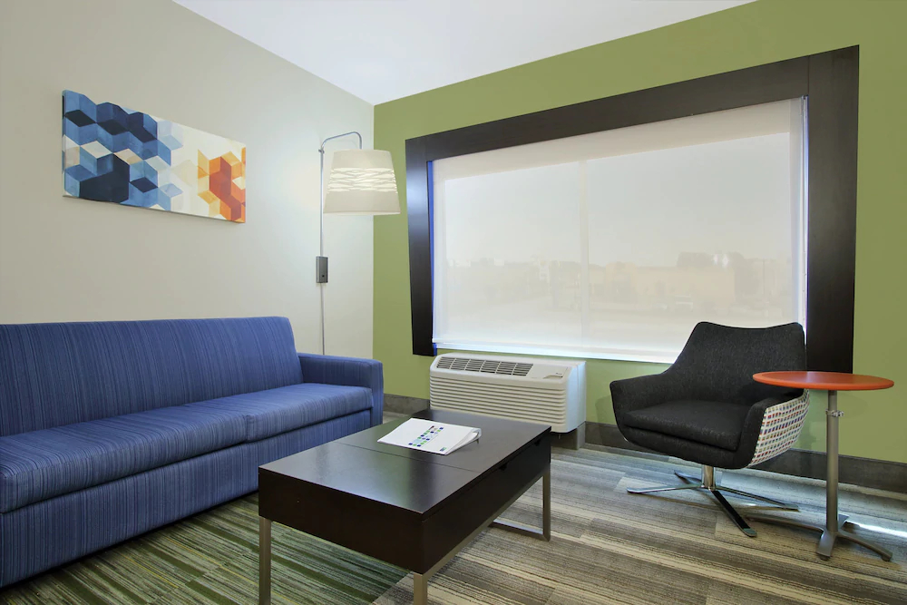 Holiday Inn Express & Suites Brookshire - Katy Freeway
