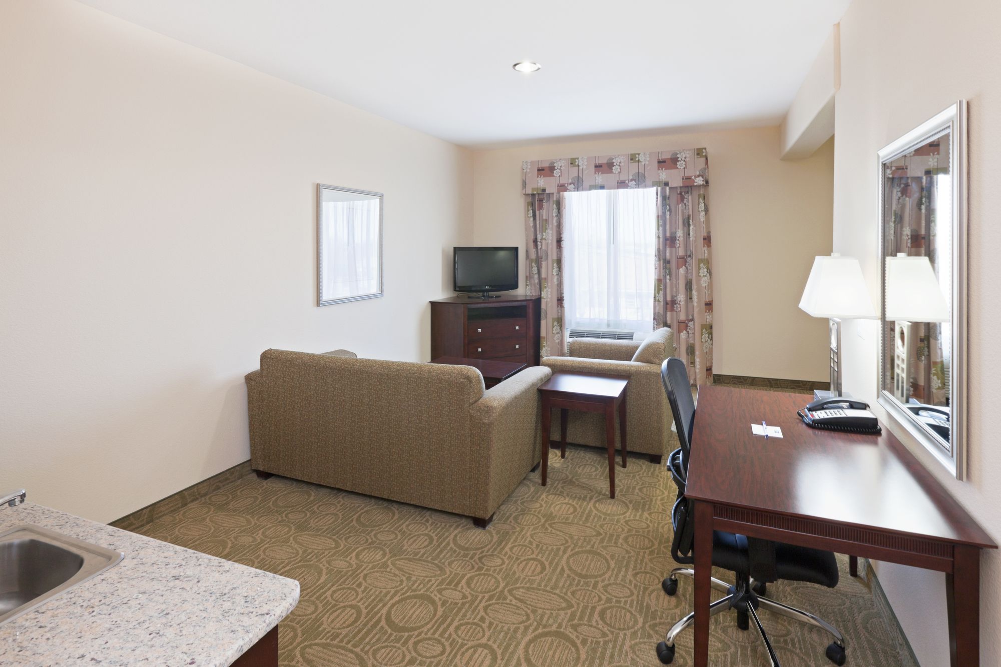 Holiday Inn Express Hotel & Suites Brownfield