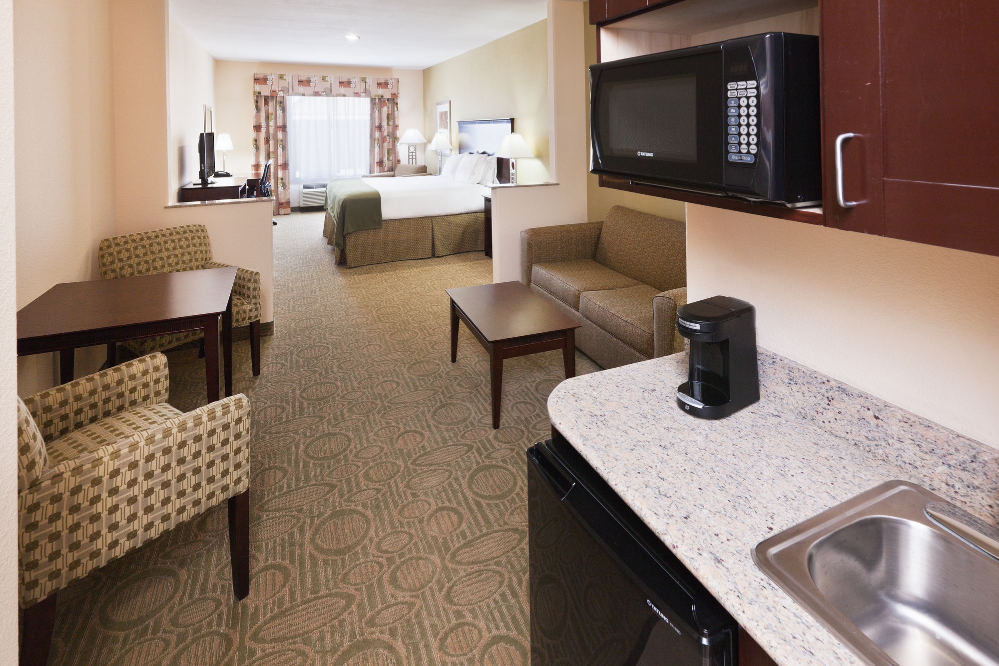 Holiday Inn Express Hotel & Suites Brownfield