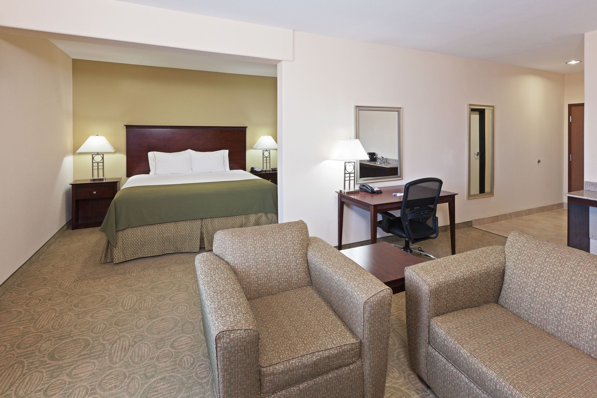 Holiday Inn Express Hotel & Suites Brownfield