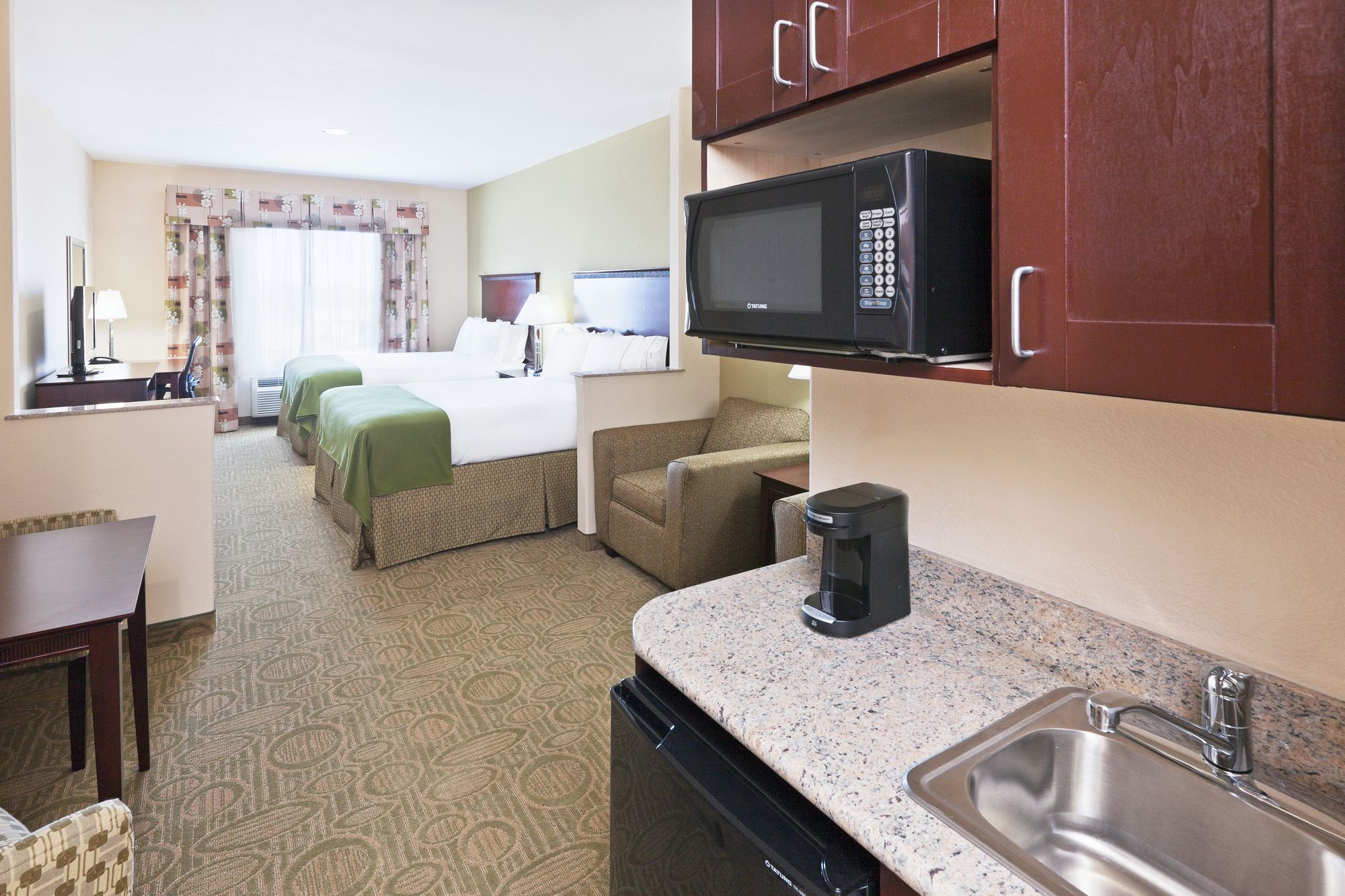 Holiday Inn Express Hotel & Suites Brownfield