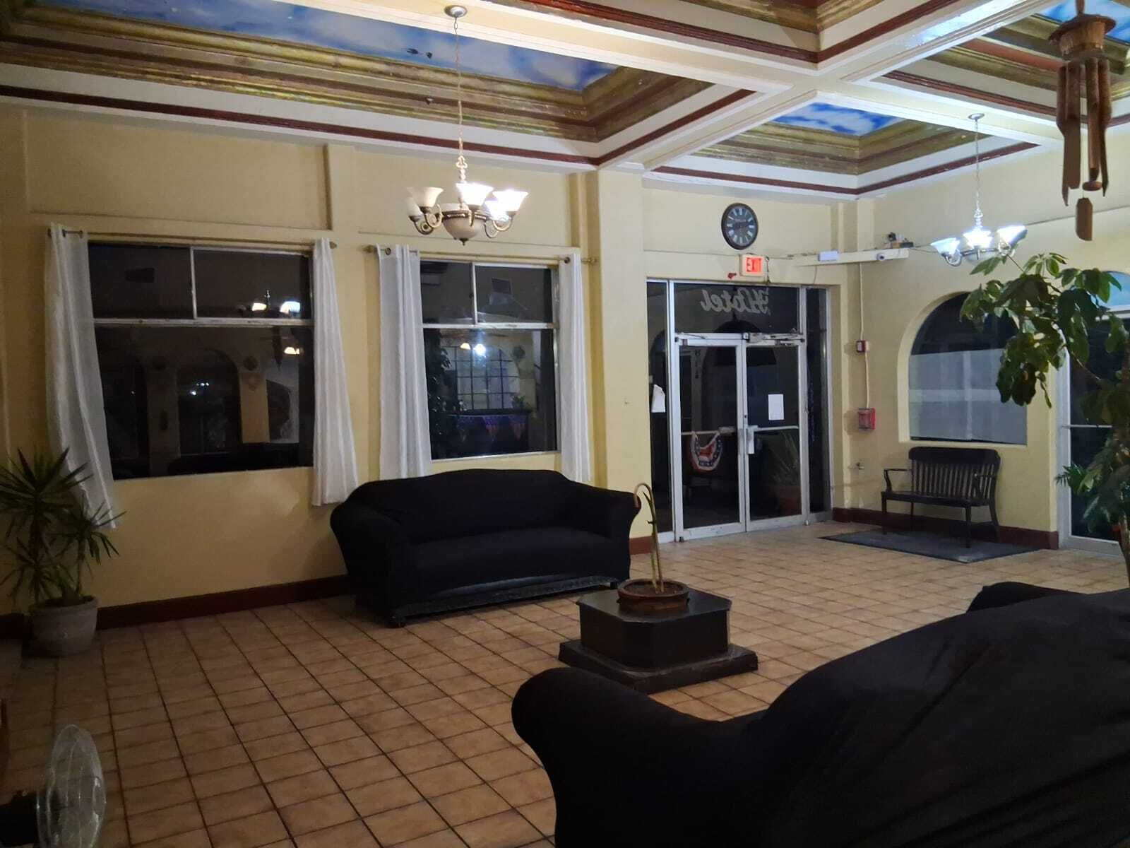 Best Value Inn Colonial