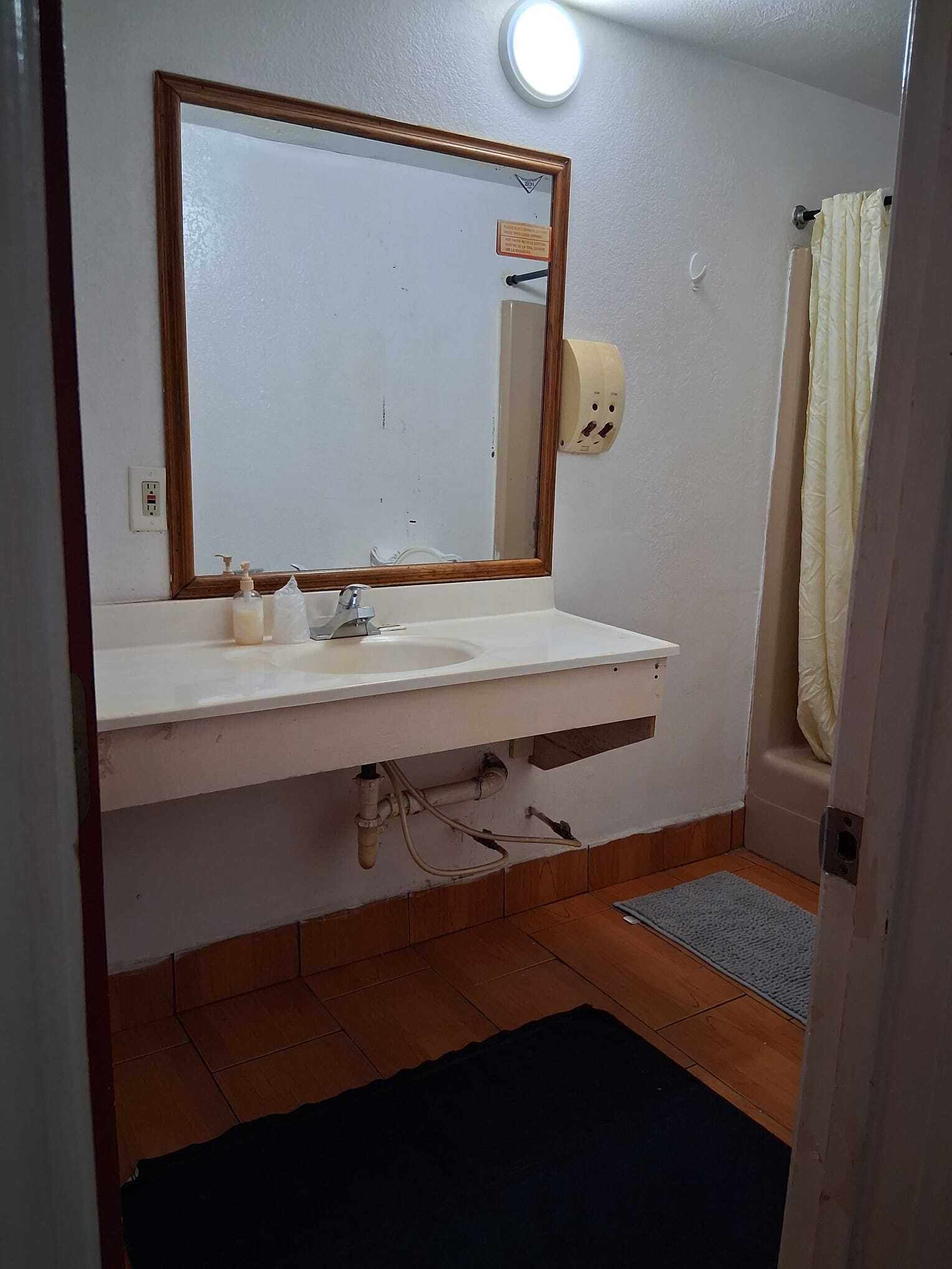 Best Value Inn Colonial