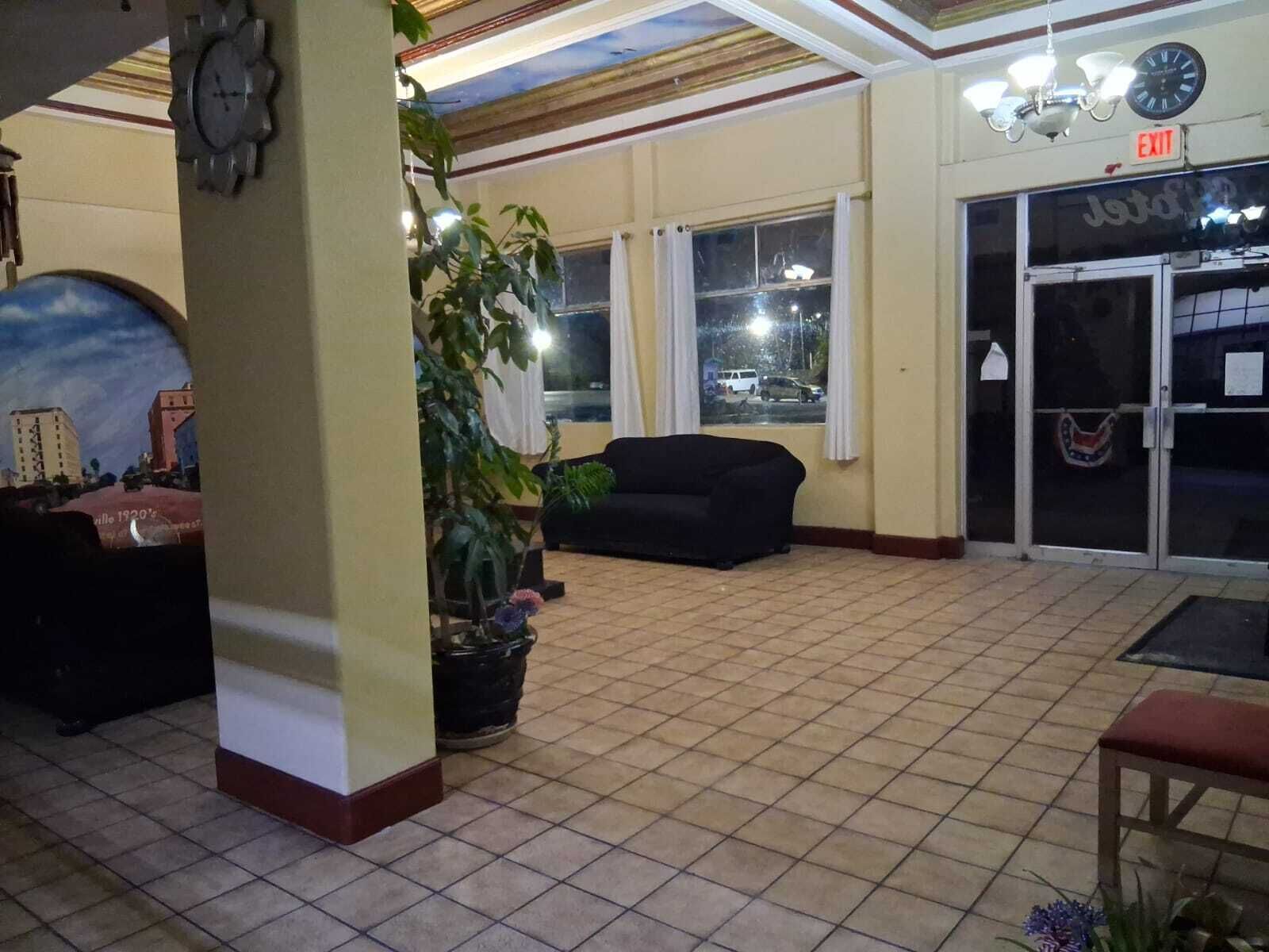 Best Value Inn Colonial
