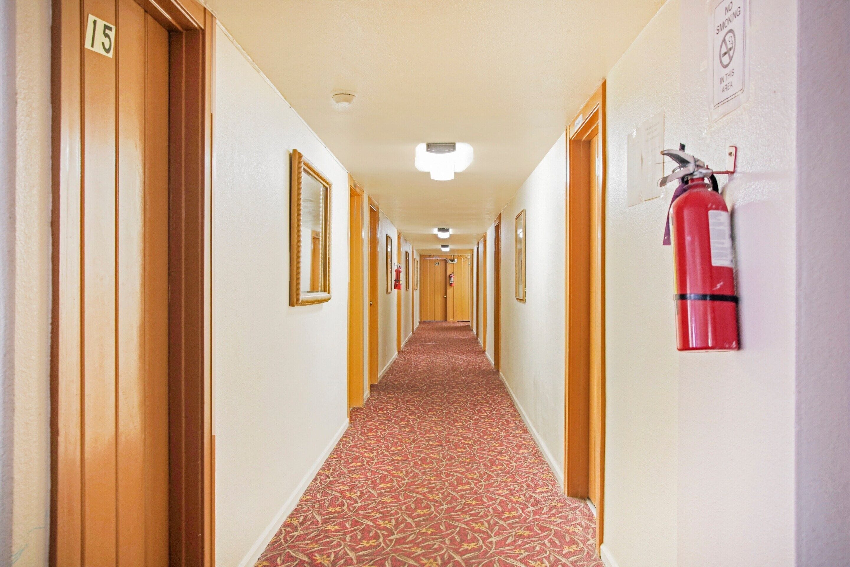 OYO Cameron Historic Hotel Brownsville I-69E
