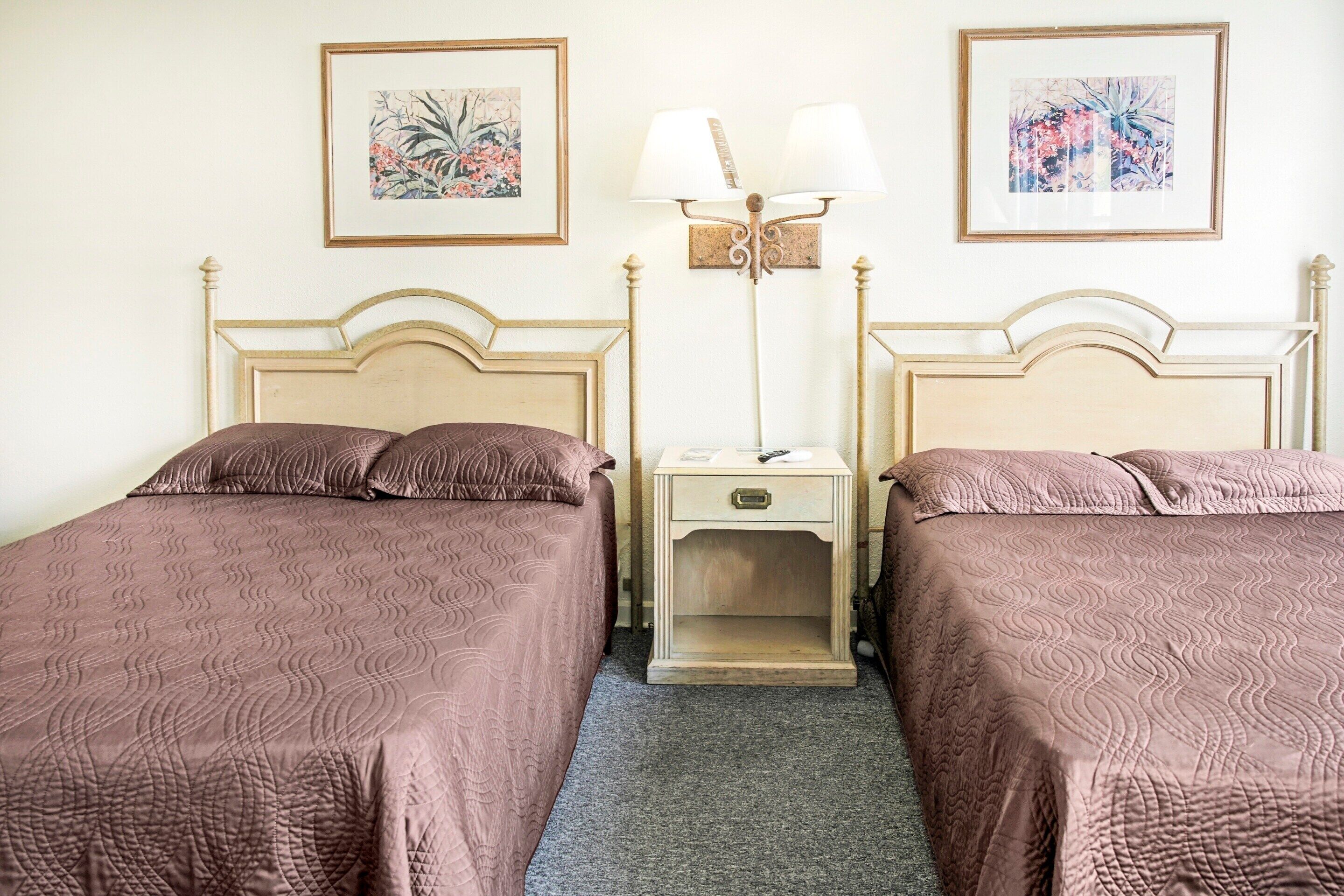 OYO Cameron Historic Hotel Brownsville I-69E