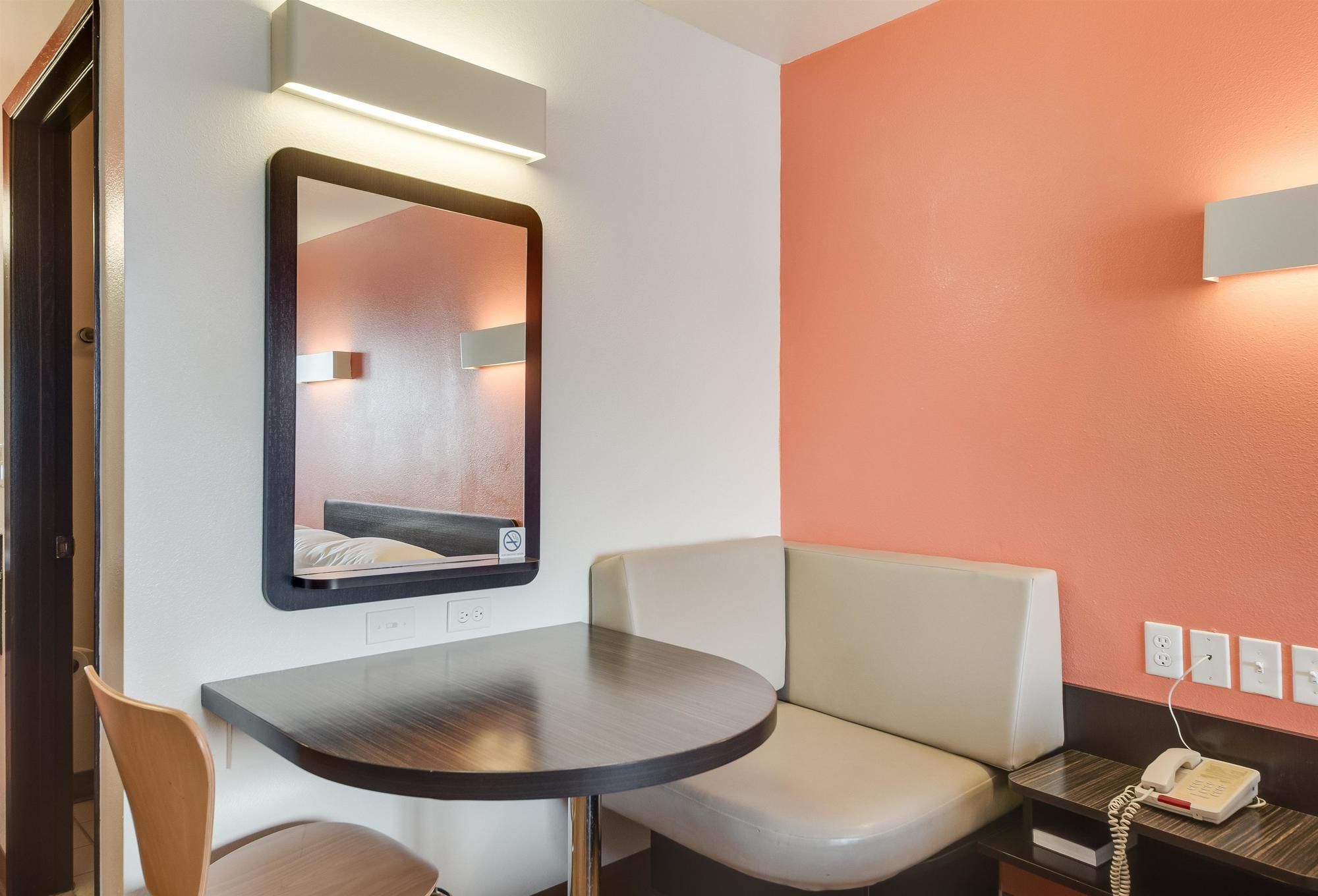 Motel 6 Brownsville North #4625