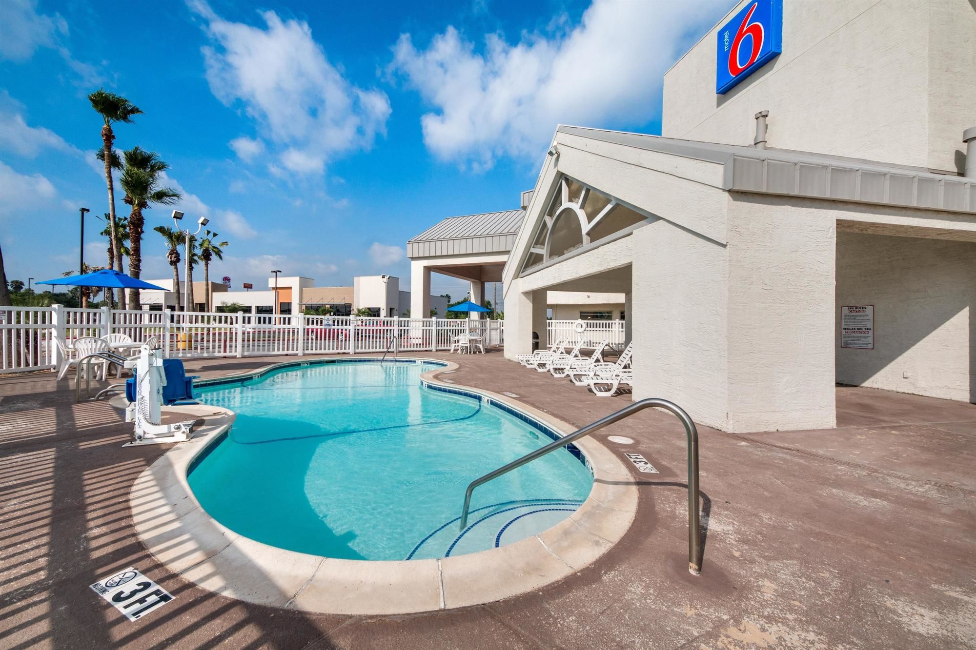 Motel 6 Brownsville North #4625