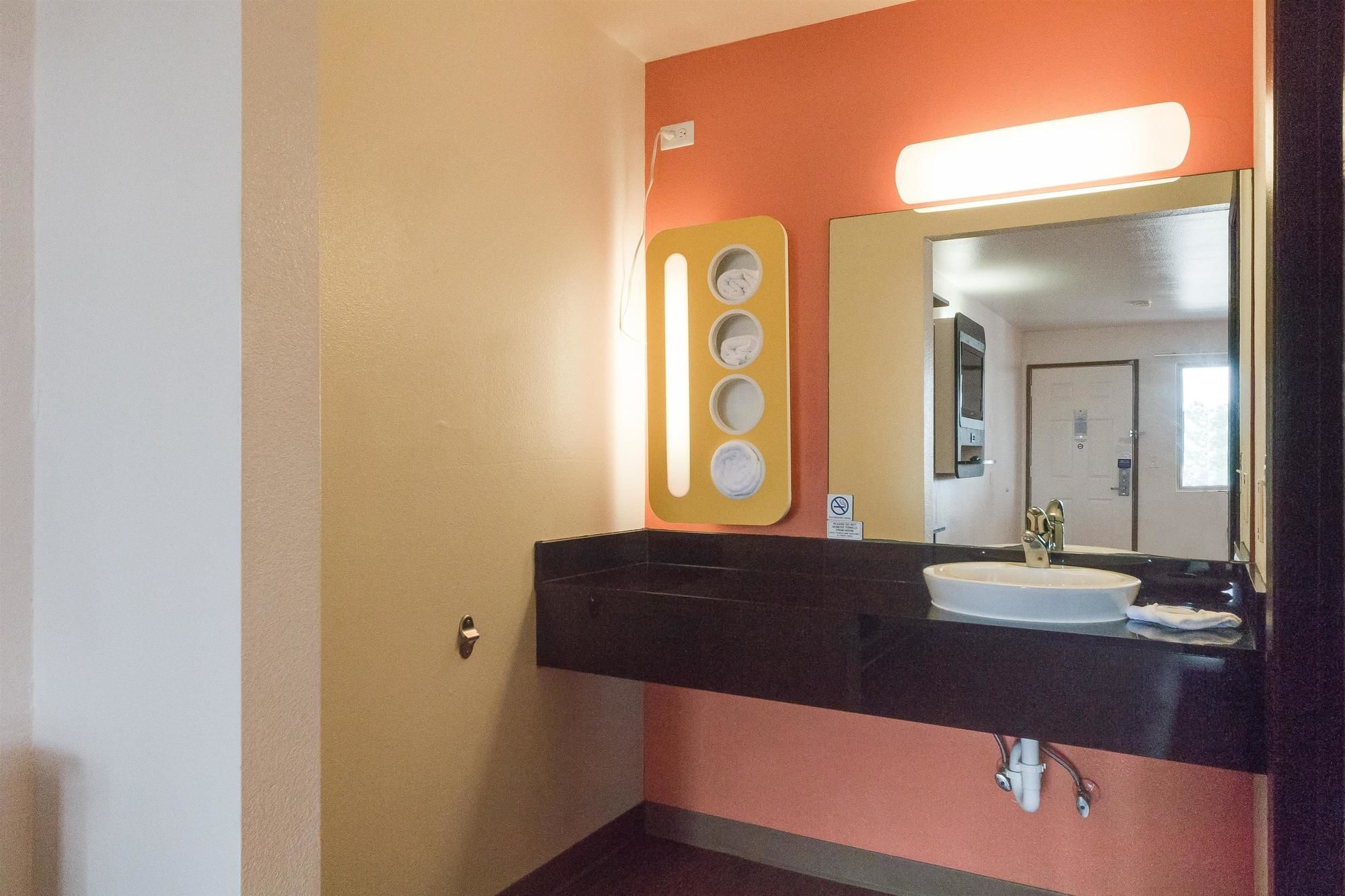 Motel 6 Brownsville North #4625